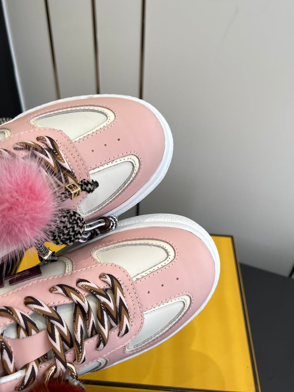 FENDI 25S SNEAKERS 50 MM IN PINK MIX WHITE SYNTHETIC LEATHER WITH CHARM