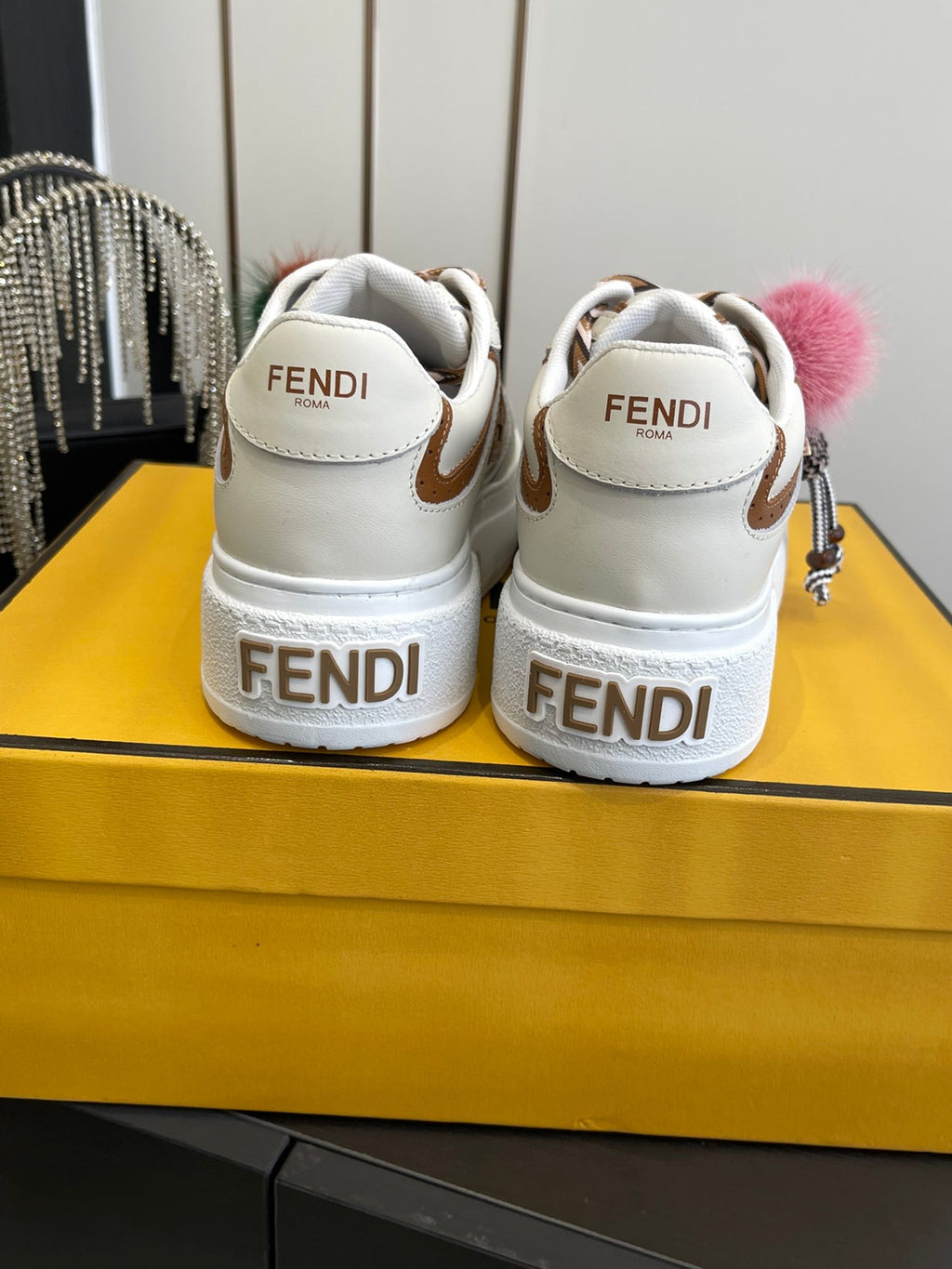 FENDI 25S SNEAKERS 50 MM IN CREAM WHITE SYNTHETIC LEATHER WITH CHARM
