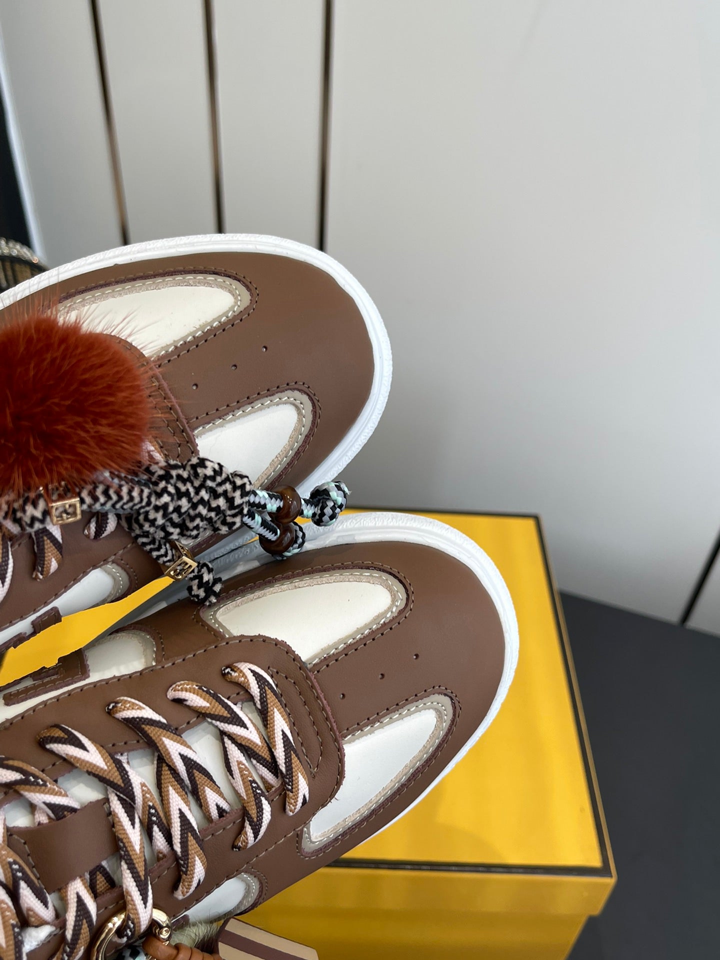 FENDI 25S SNEAKERS 50 MM IN BROWN SYNTHETIC LEATHER WITH CHARM