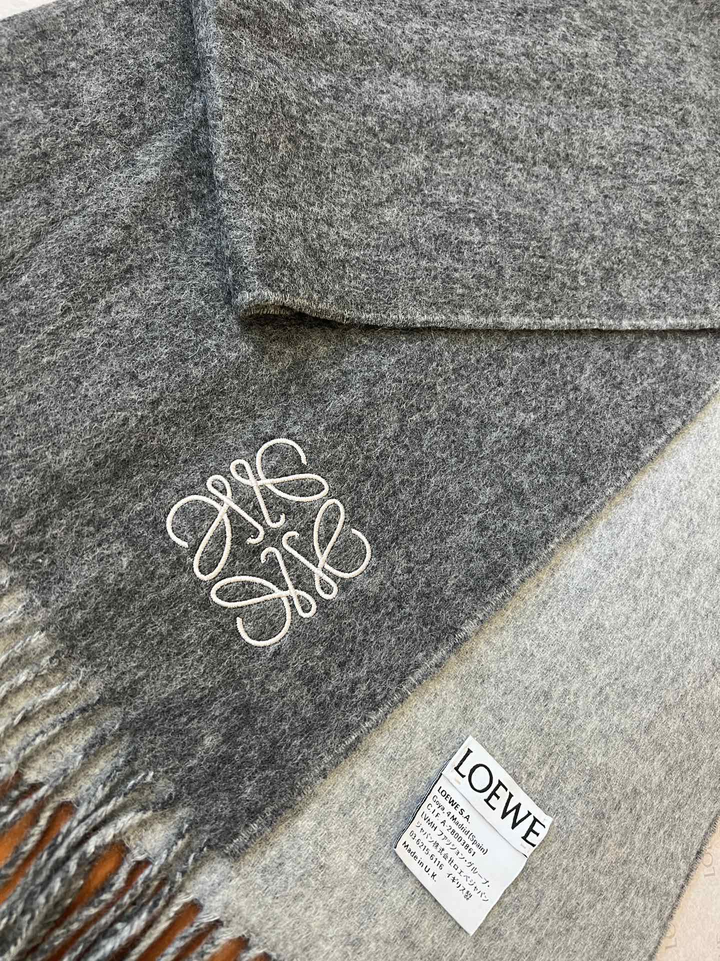 LOEWE 26S SCARF 180 IN CASHMERE WOOL 863828