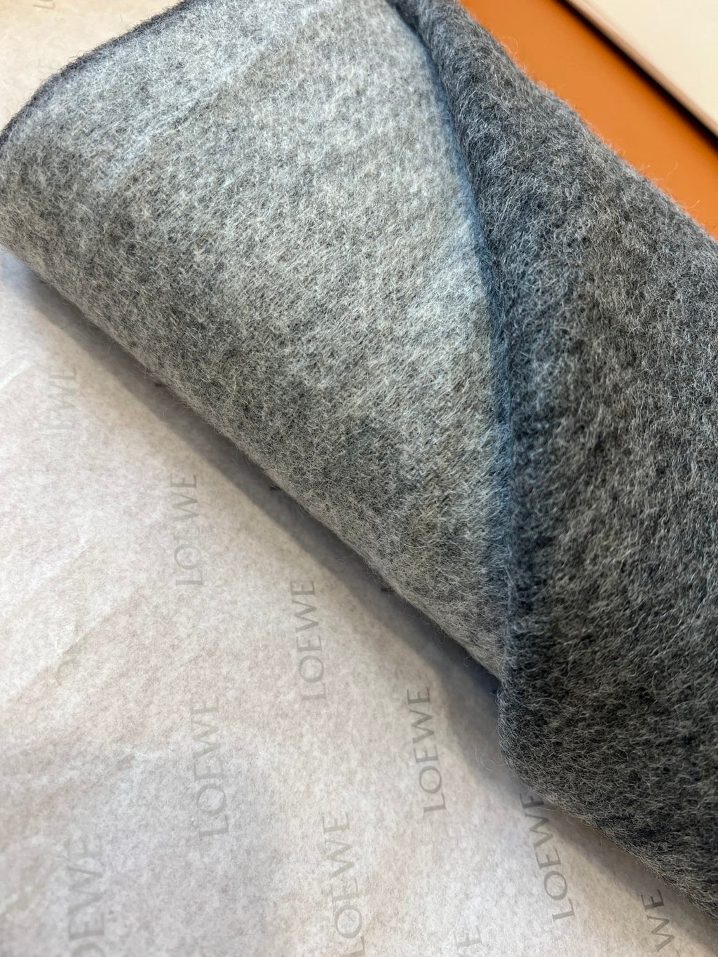 LOEWE 26S SCARF 180 IN CASHMERE WOOL 863828