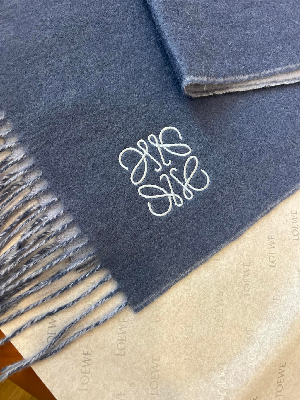 LOEWE 26S SCARF 180 IN CASHMERE WOOL 863832