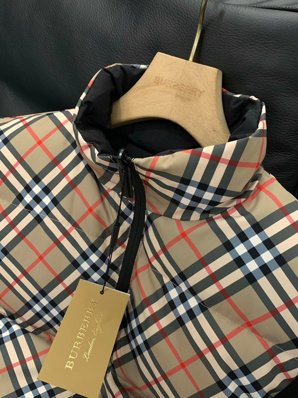 BURBERRY 25S REVERSIBLE DOWN VEST 065