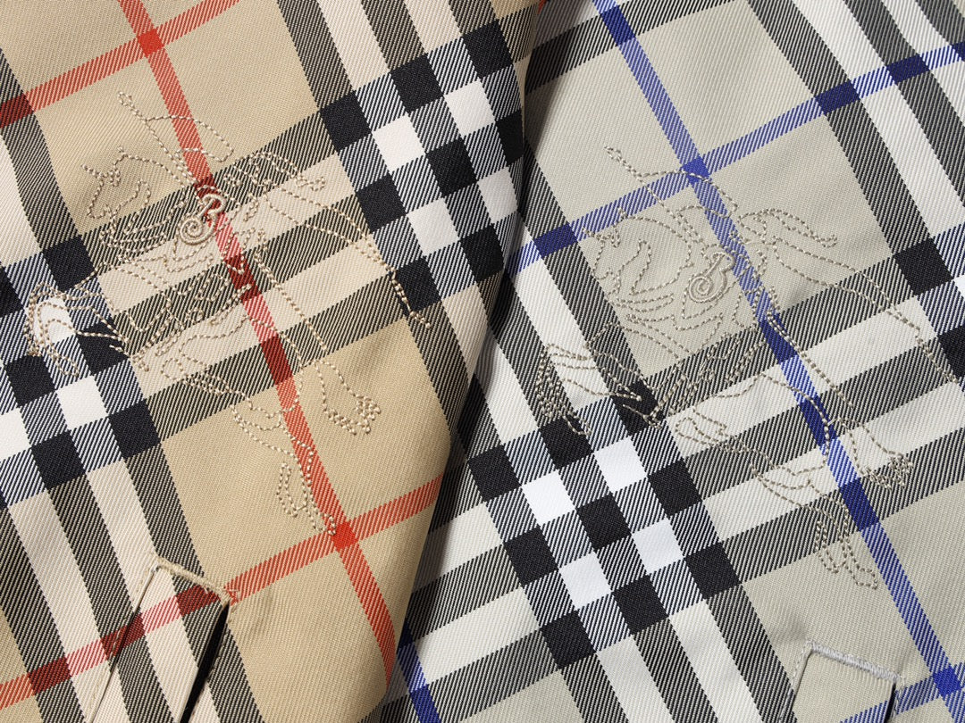 BURBERRY 25S HOODED TRENCH COAT 132