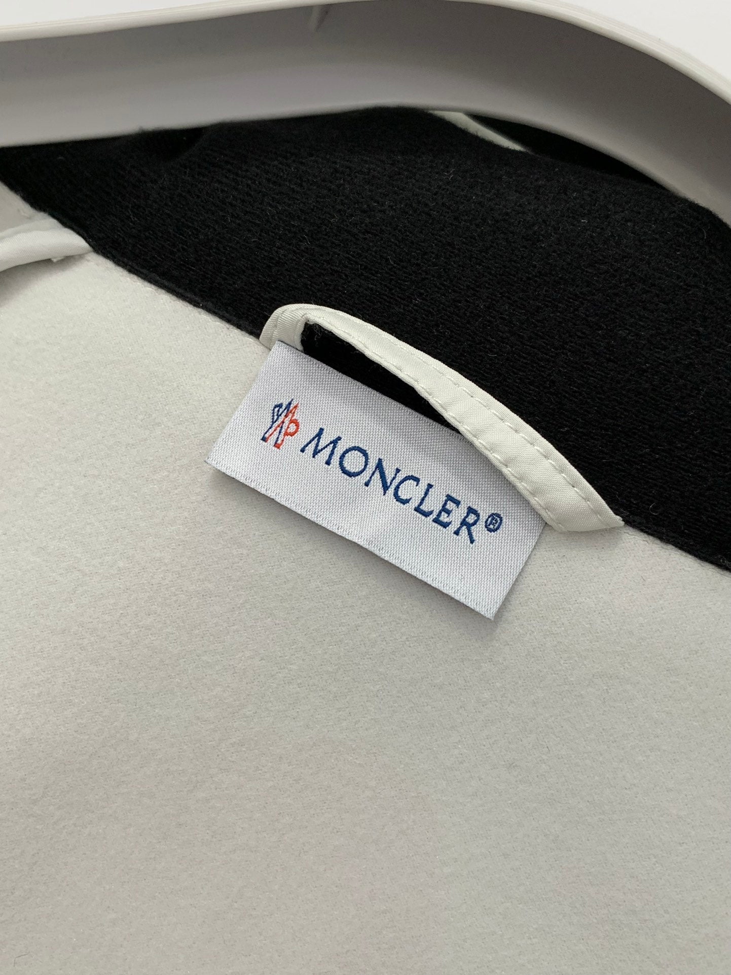 MONCLER 25S GRENOBLE DOWN JACKET 207
