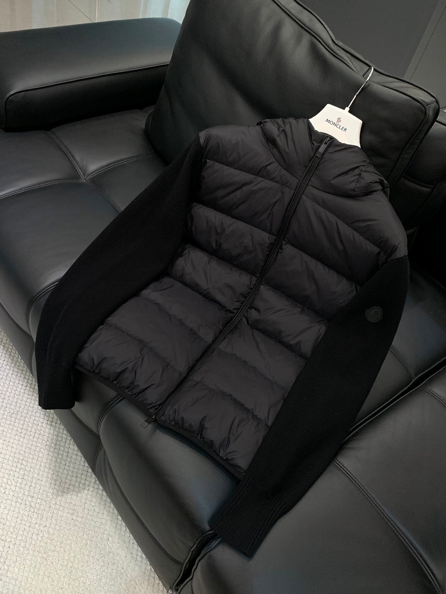 MONCLER 25S DOWN HOODED JACKET 261