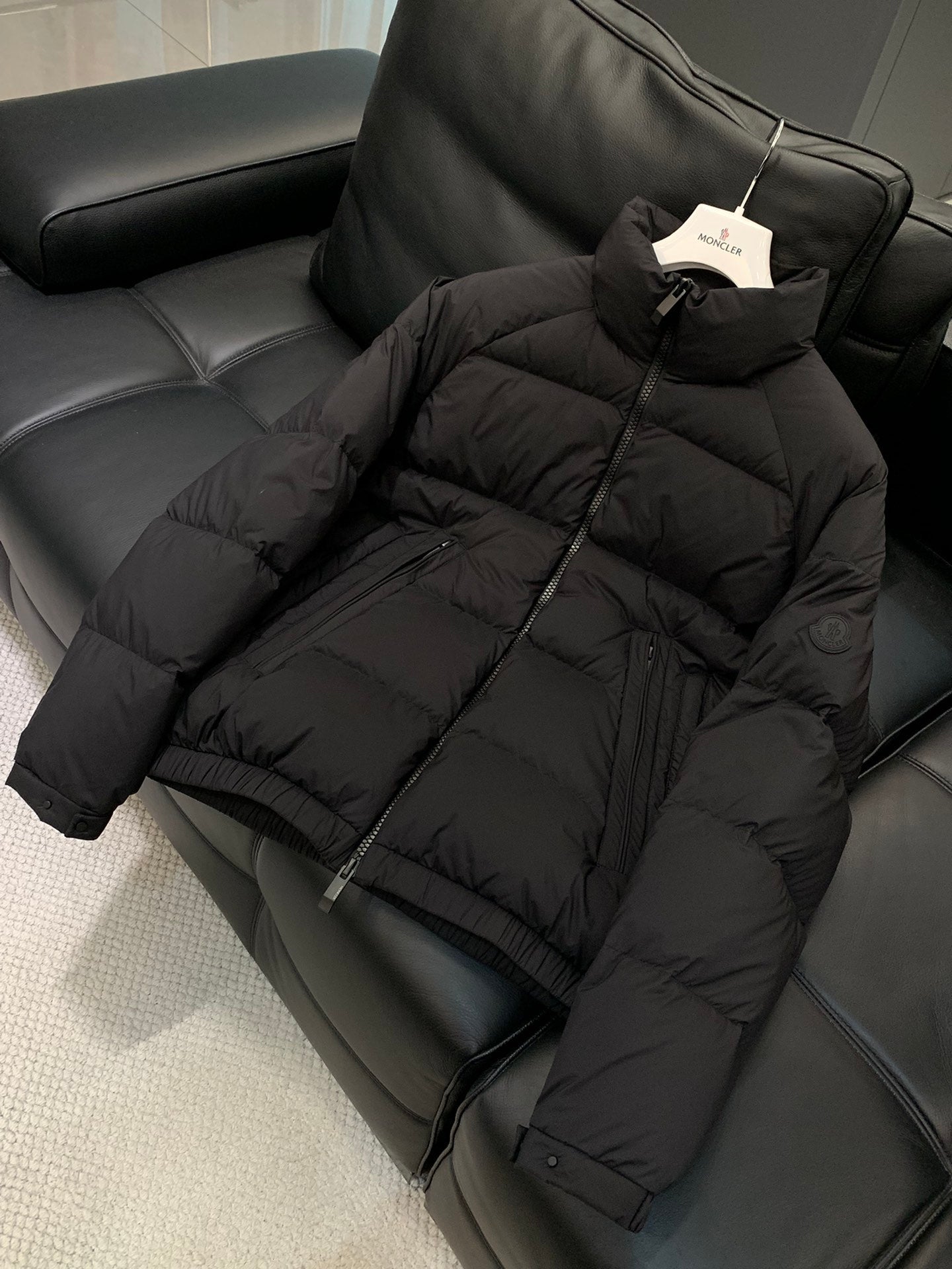 MONCLER 25S DOWN HOODED JACKET 262