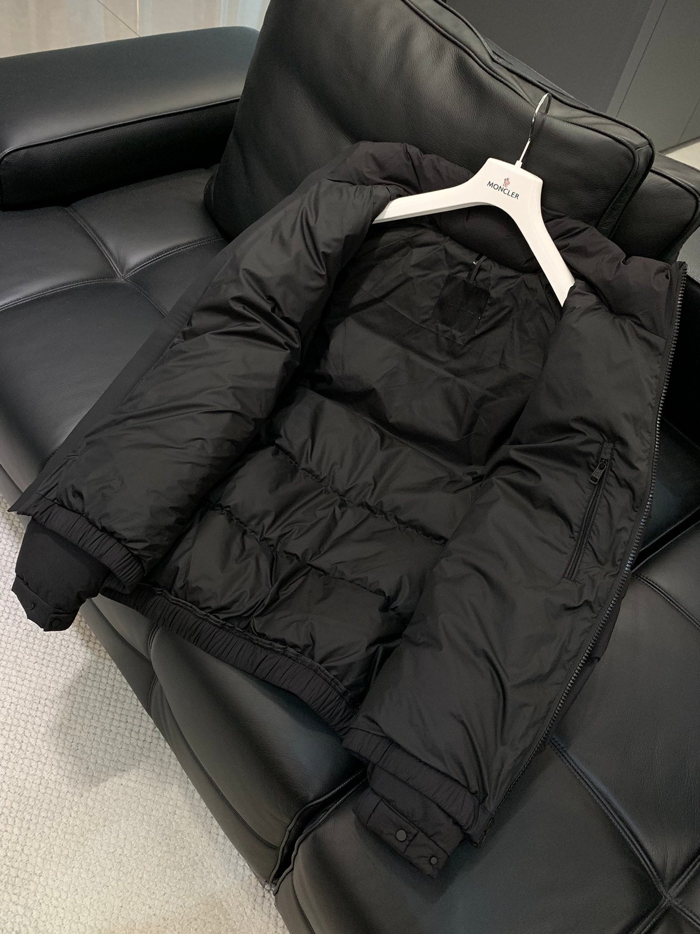 MONCLER 25S DOWN HOODED JACKET 262