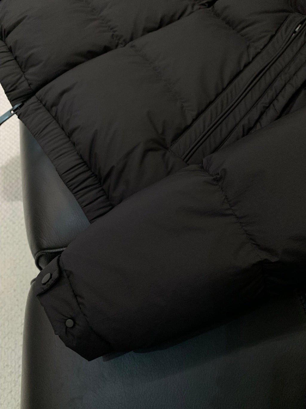 MONCLER 25S DOWN HOODED JACKET 262