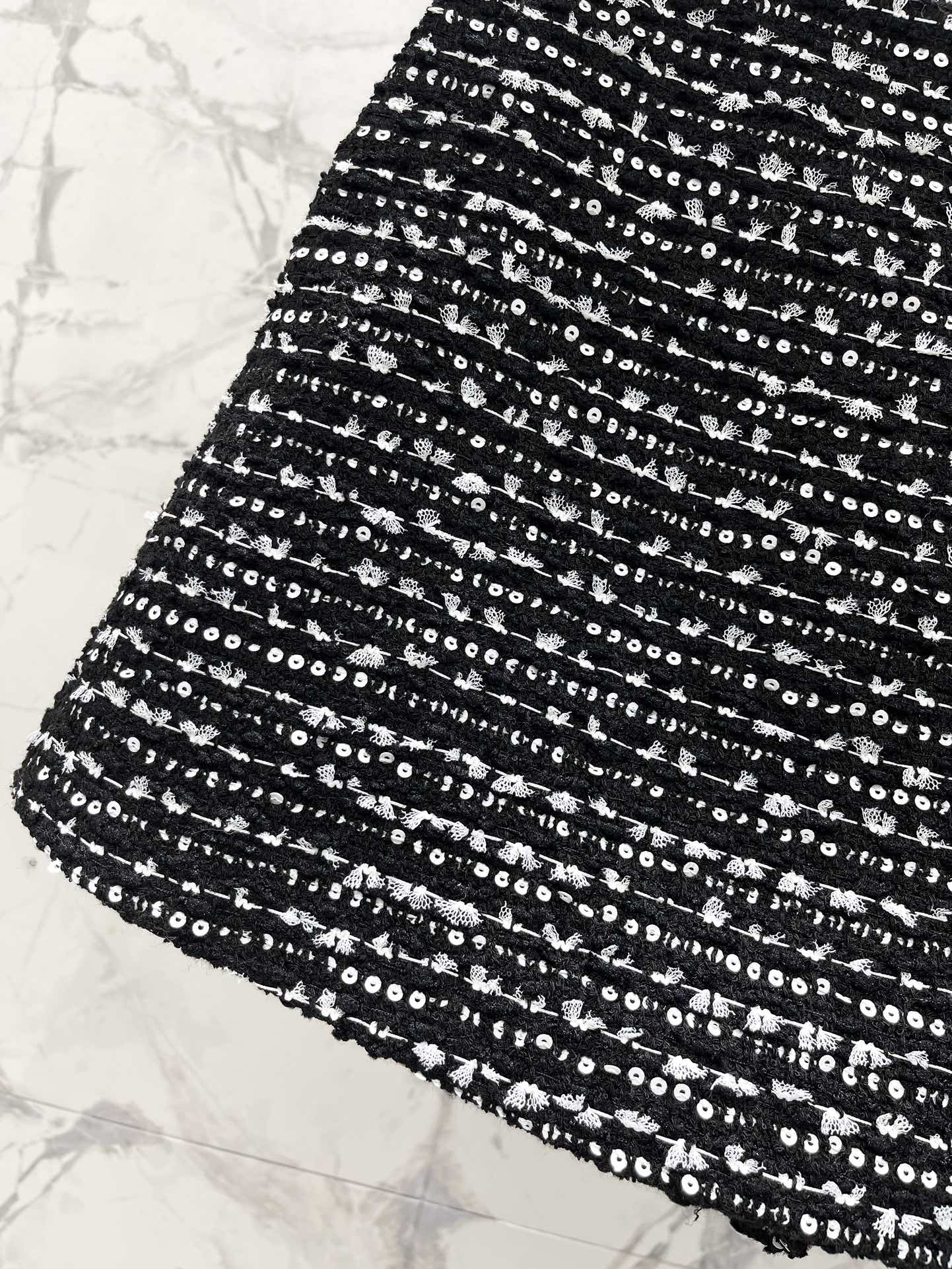 CHANEL 26S MIDI SKIRT 772
