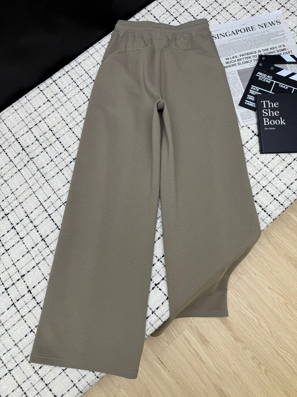PRADA 26S WIDE-LEG PANTS 608