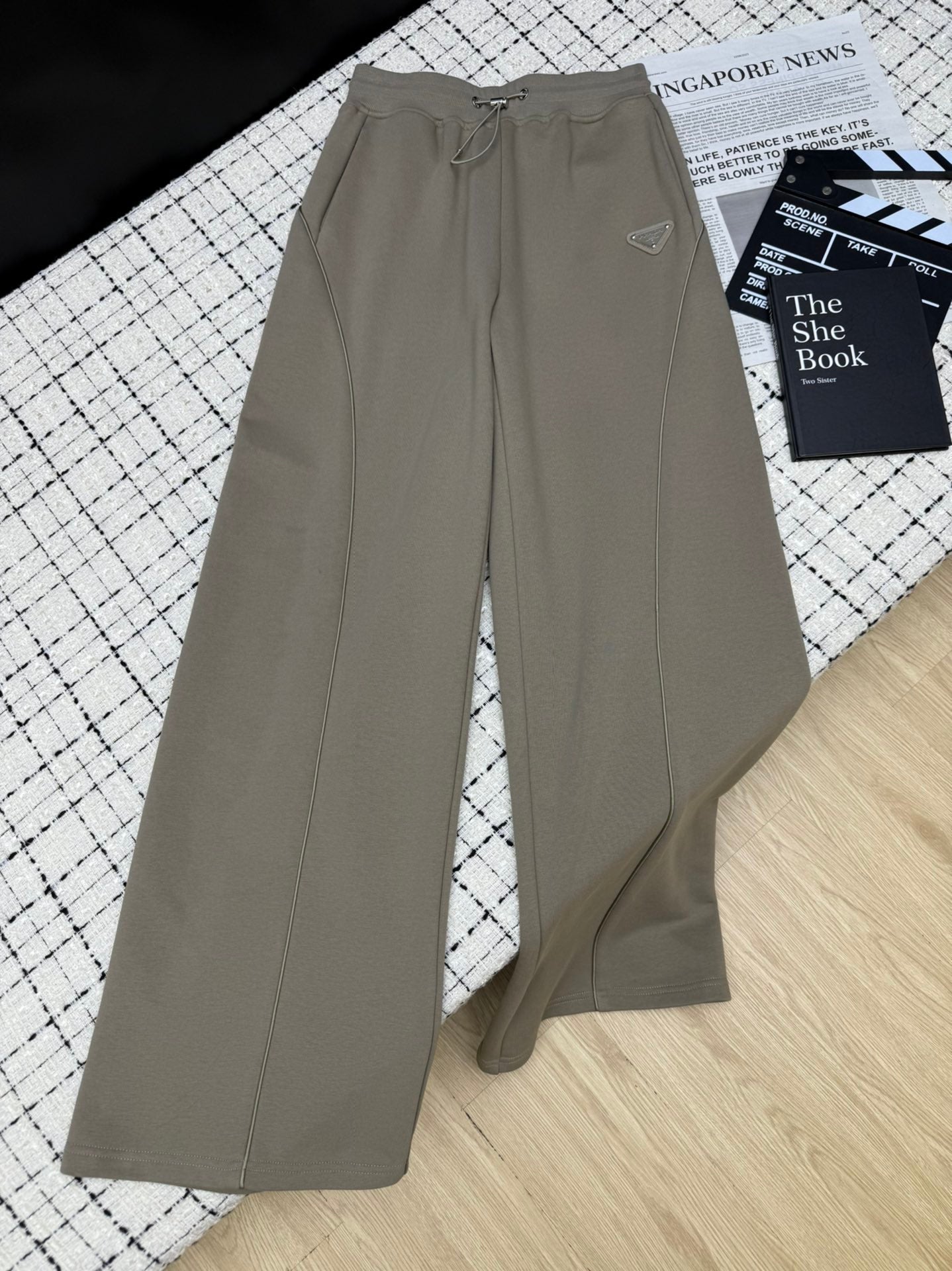 PRADA 26S WIDE-LEG PANTS 608