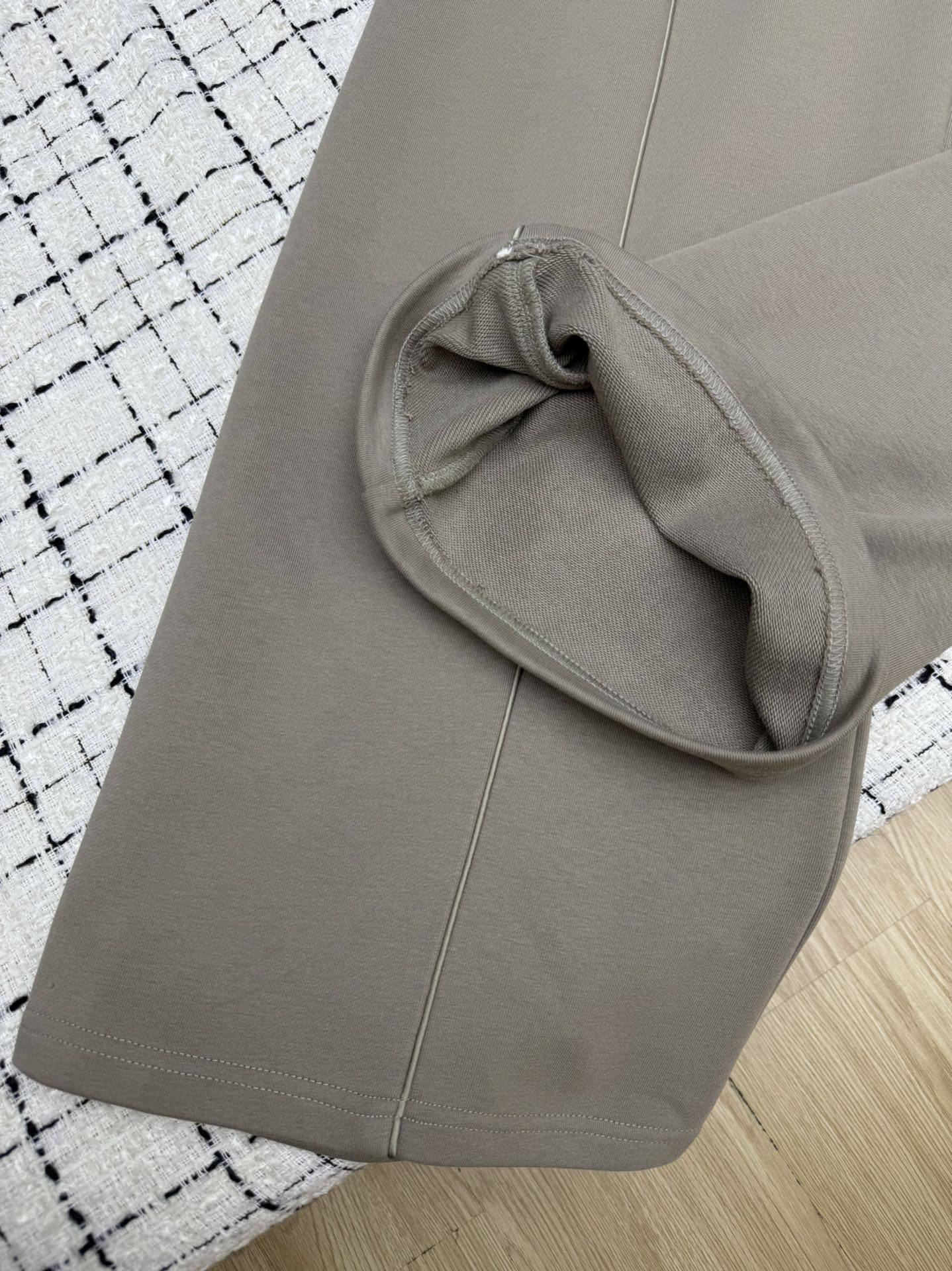 PRADA 26S WIDE-LEG PANTS 608