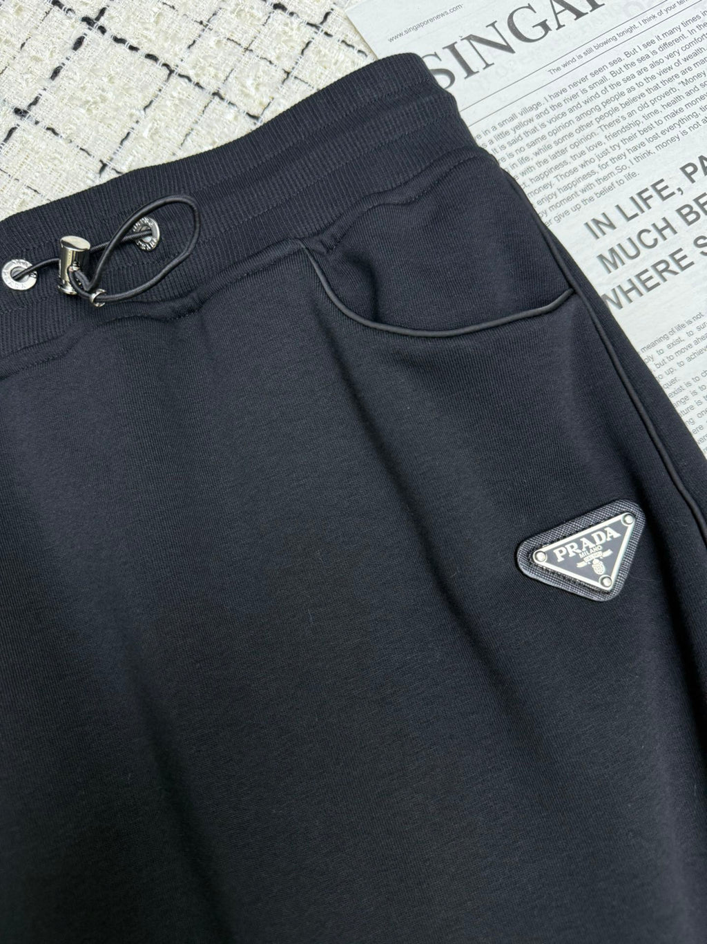 PRADA 26S MIDI SKIRT 607