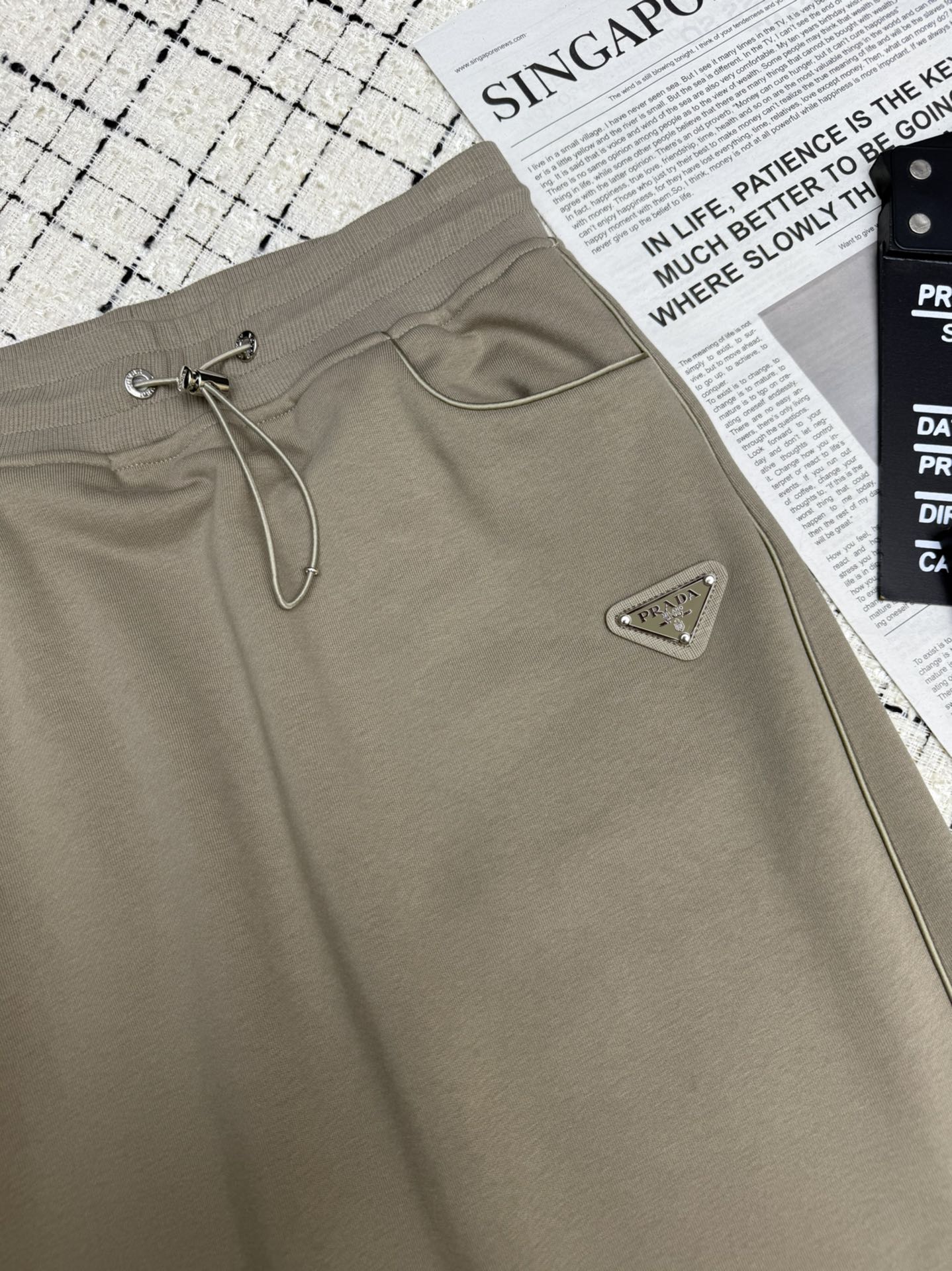 PRADA 26S MIDI SKIRT 606