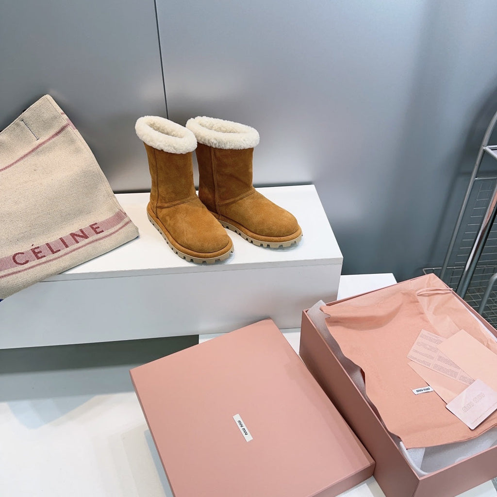 MIUMIU 25S BOOTIES IN CARAMEL BROWN SUEDE AND SHEARLING