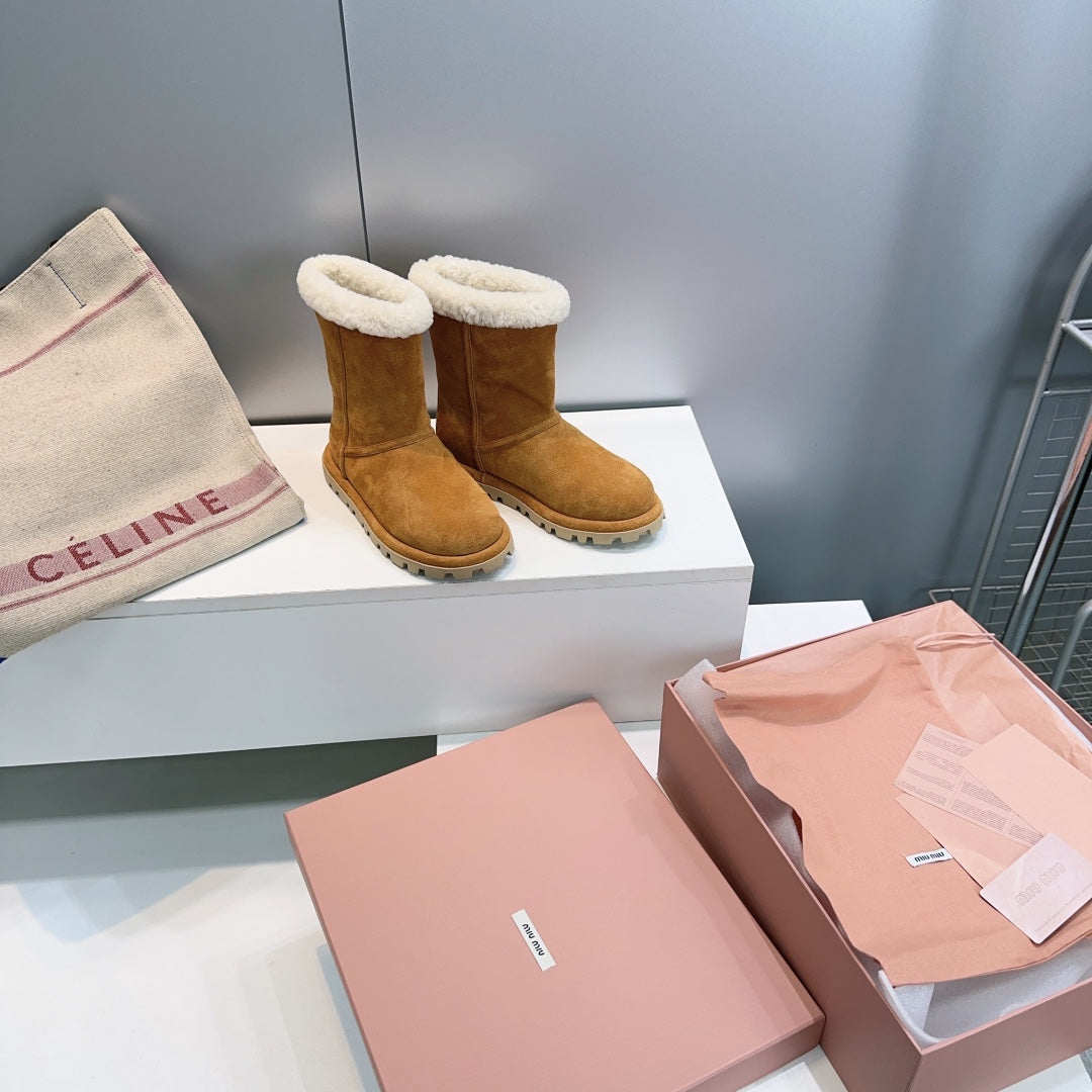 MIUMIU 25S BOOTIES IN CARAMEL BROWN SUEDE AND SHEARLING