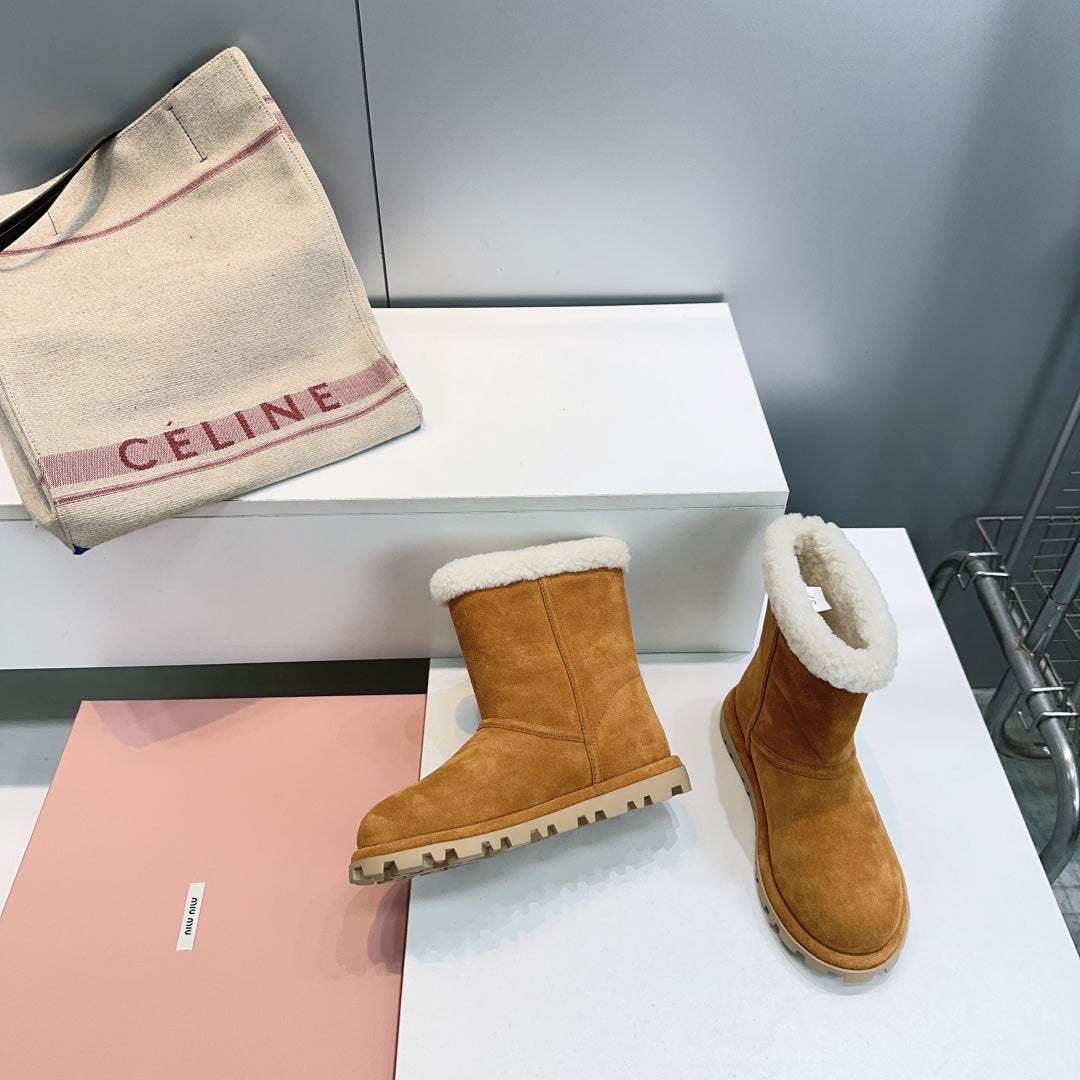MIUMIU 25S BOOTIES IN CARAMEL BROWN SUEDE AND SHEARLING