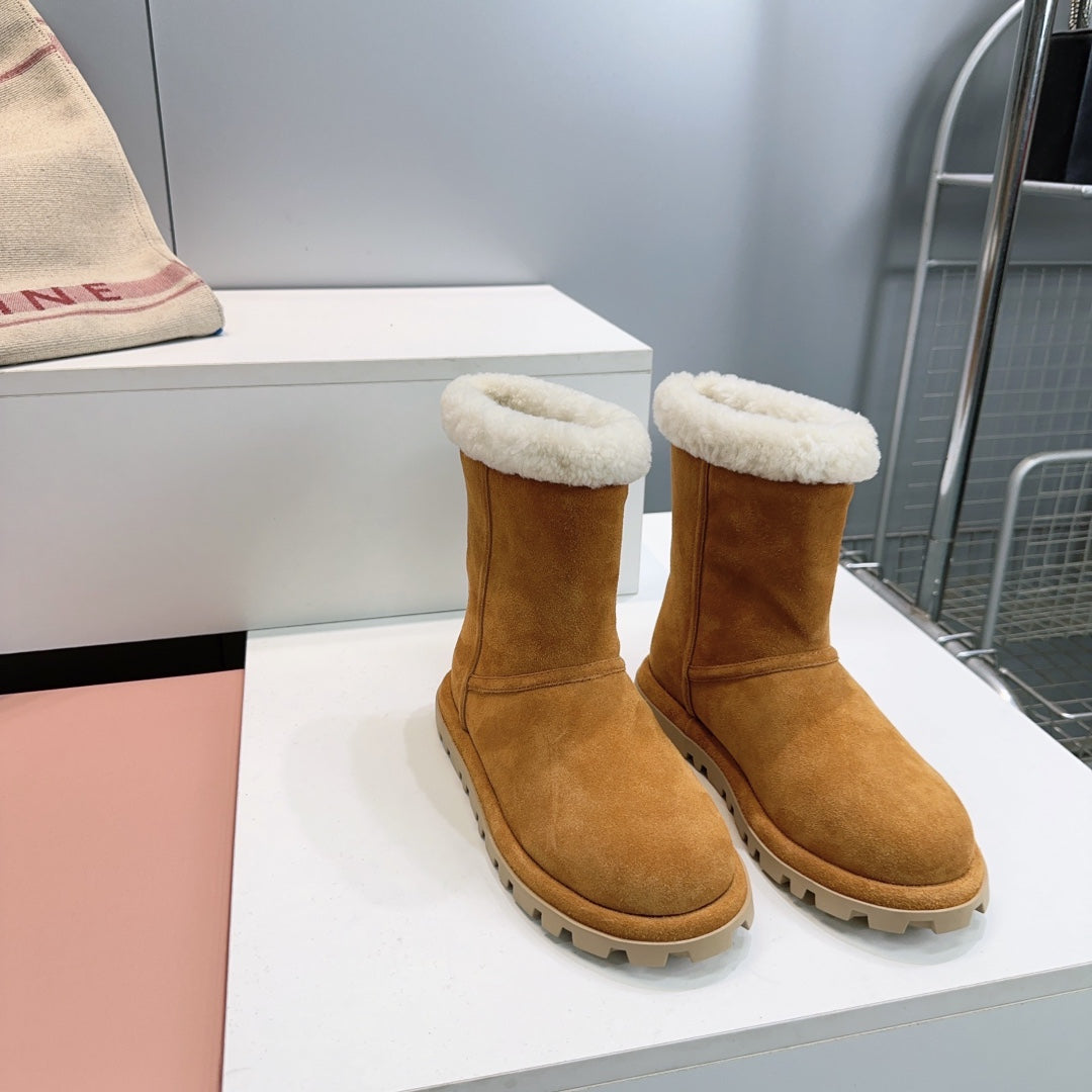 MIUMIU 25S BOOTIES IN CARAMEL BROWN SUEDE AND SHEARLING