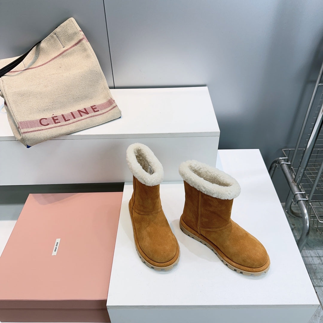 MIUMIU 25S BOOTIES IN CARAMEL BROWN SUEDE AND SHEARLING