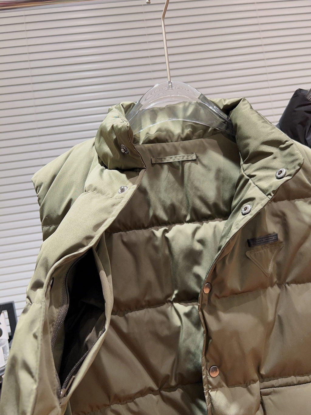 PRADA 25S DOWN VEST 464