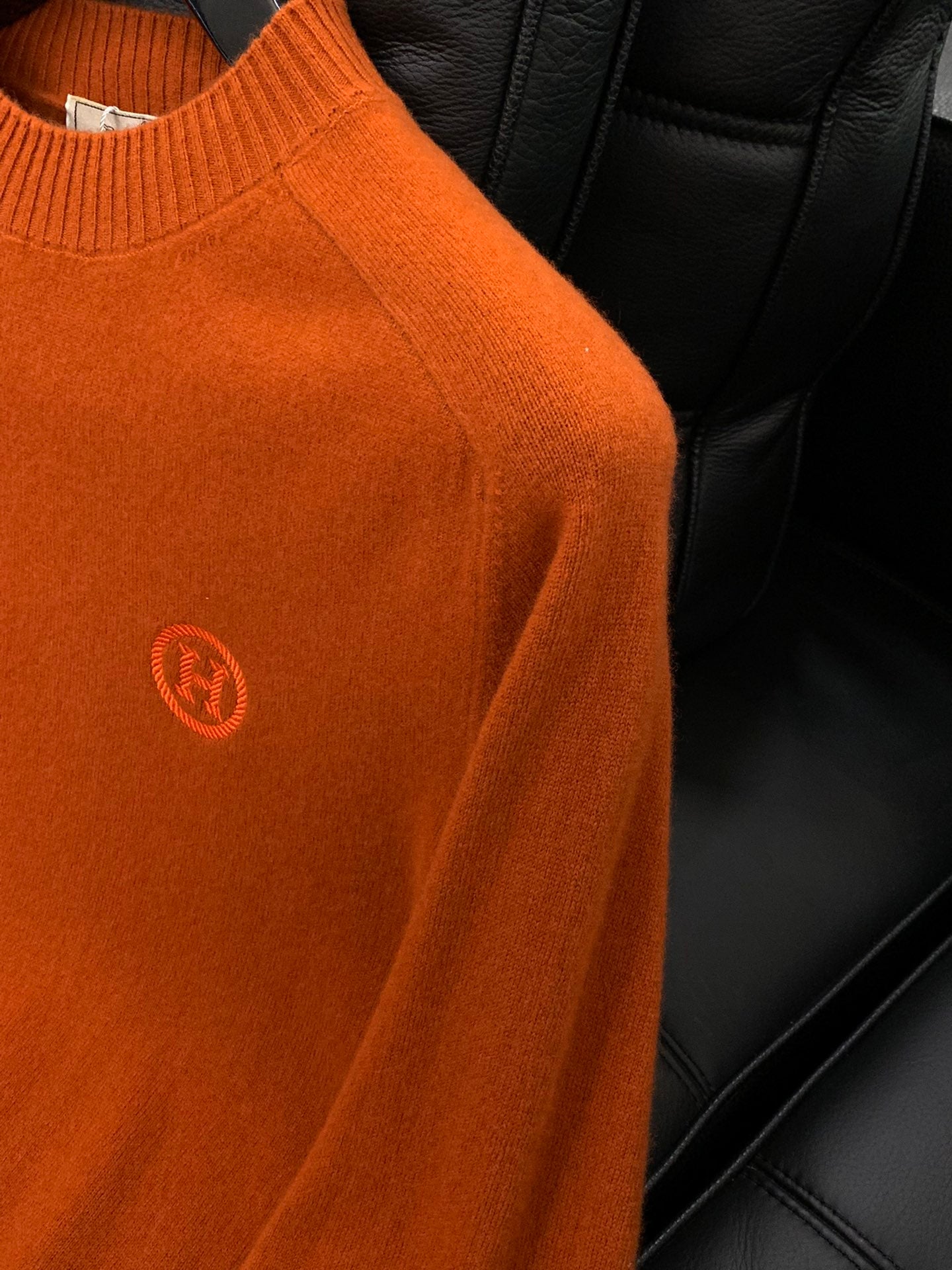 HERMES 25S LONG-SLEEVE KNITTED CREW NECK SWEATER 178