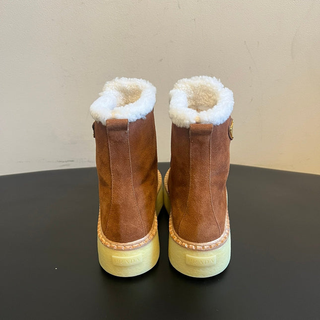 PRADA 25S PLATFORM ANKLE BOOTS 40 MM IN BROWN SUEDE SHEARLING-LINED