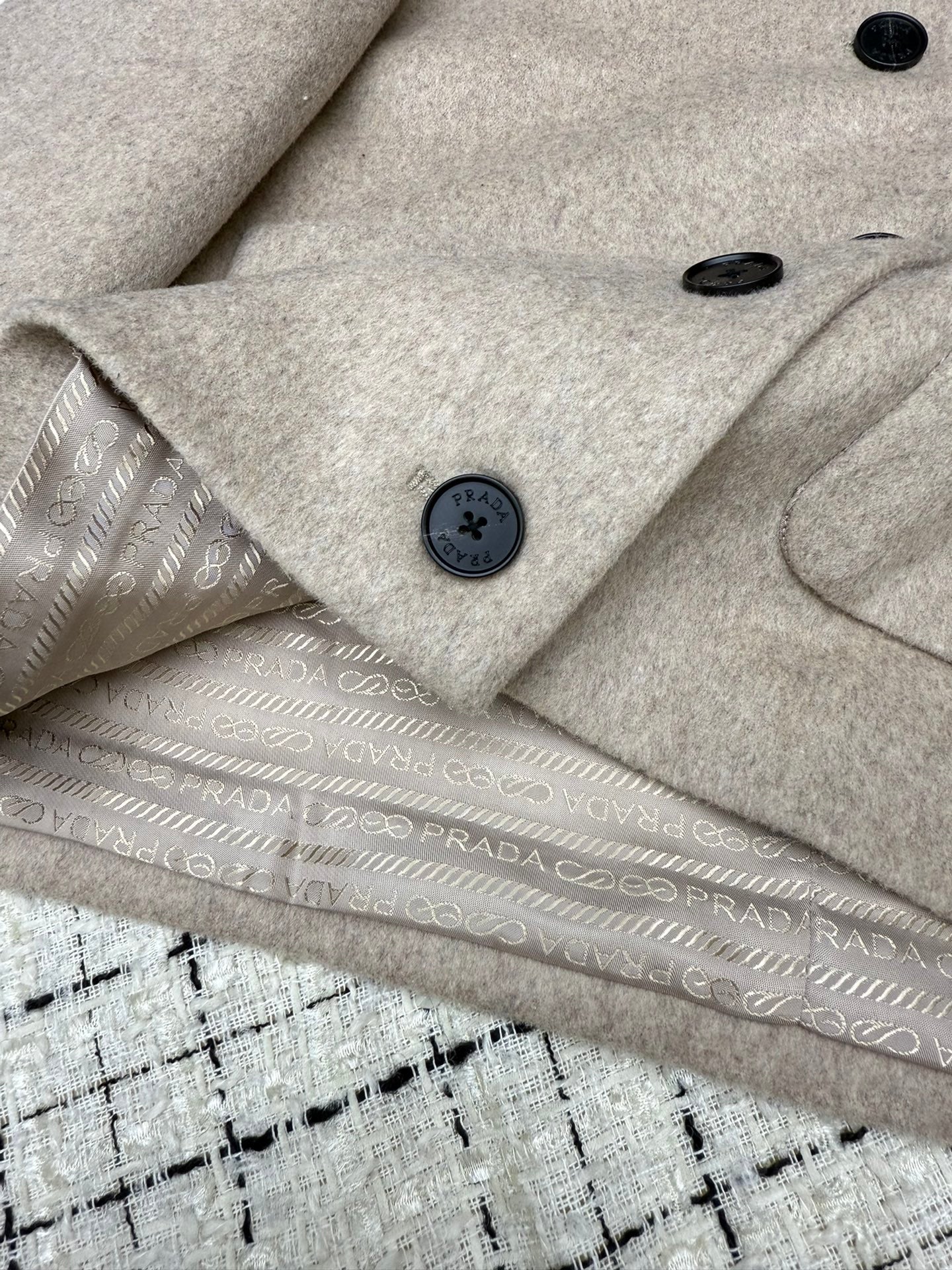 PRADA 26S JACKET 589