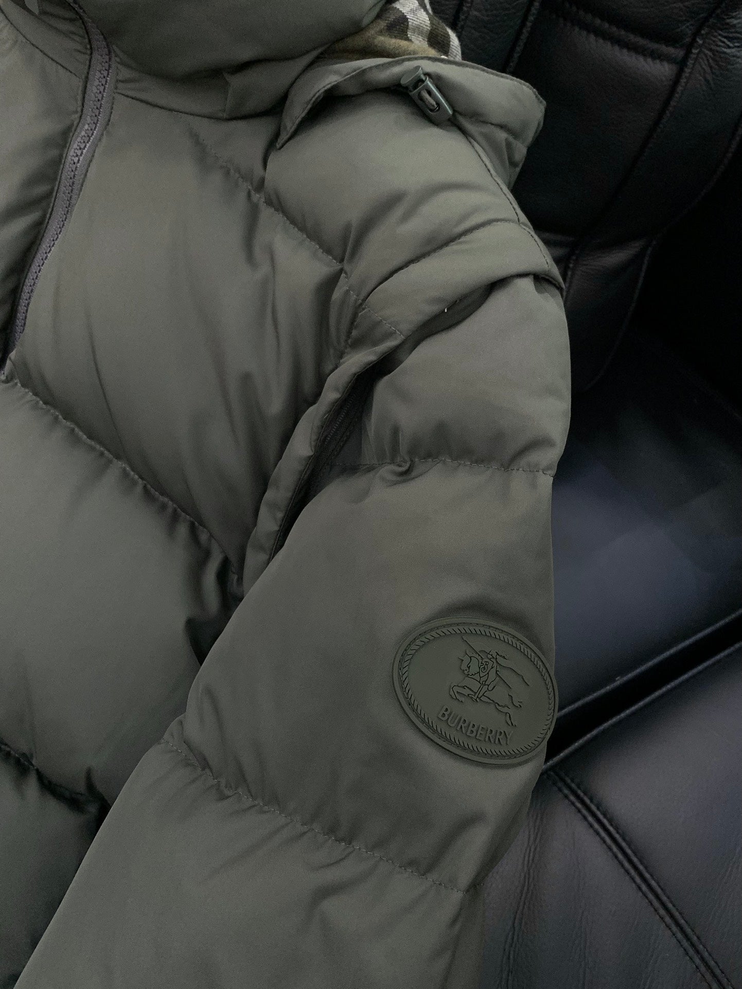 BURBERRY 25S DOWN JACKET 223