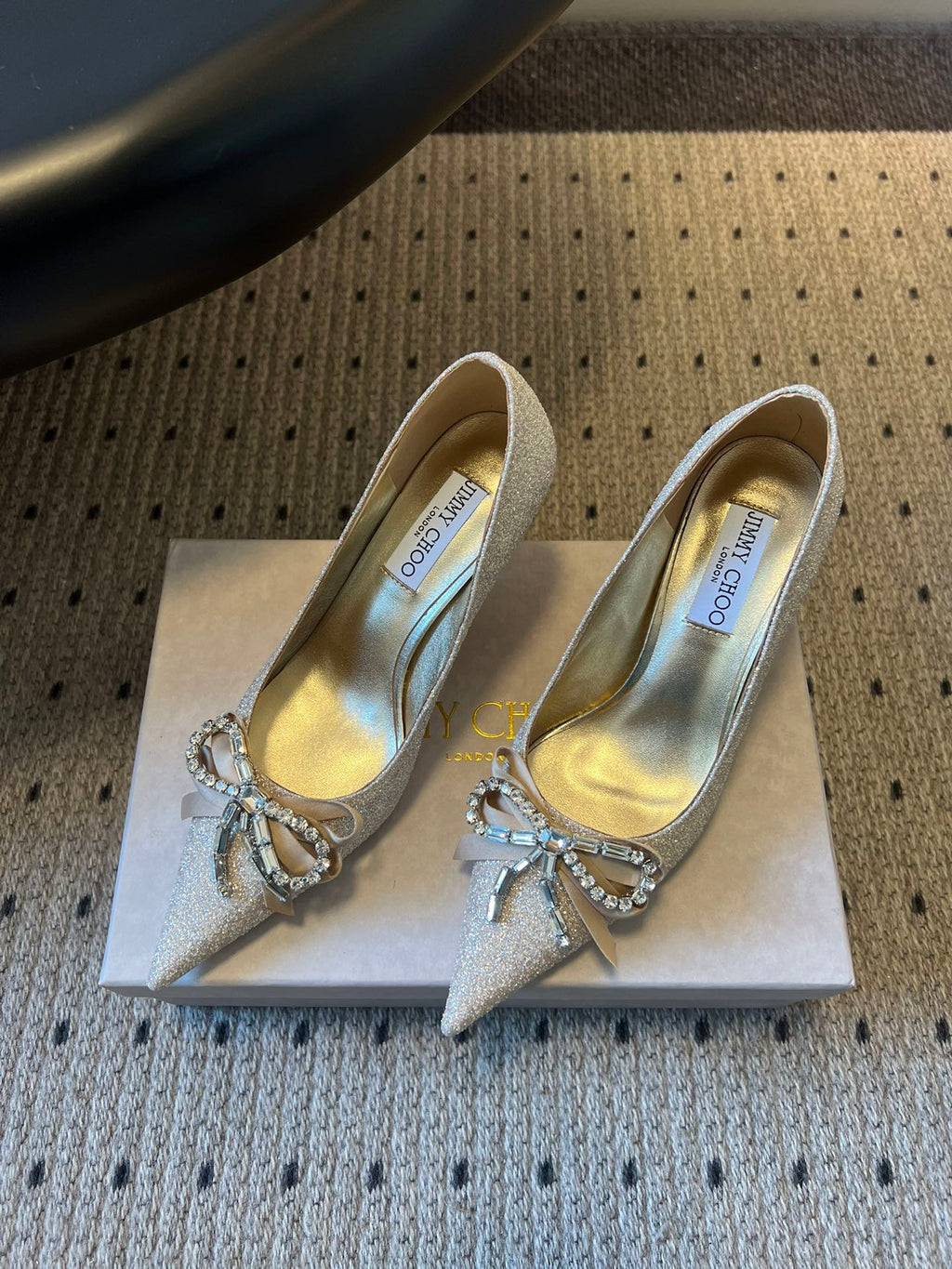 JIMMY CHOO 26S HIGH HEELS 70 MM IN PLATINUM ICE GLITTER FABRIC WITH BOW