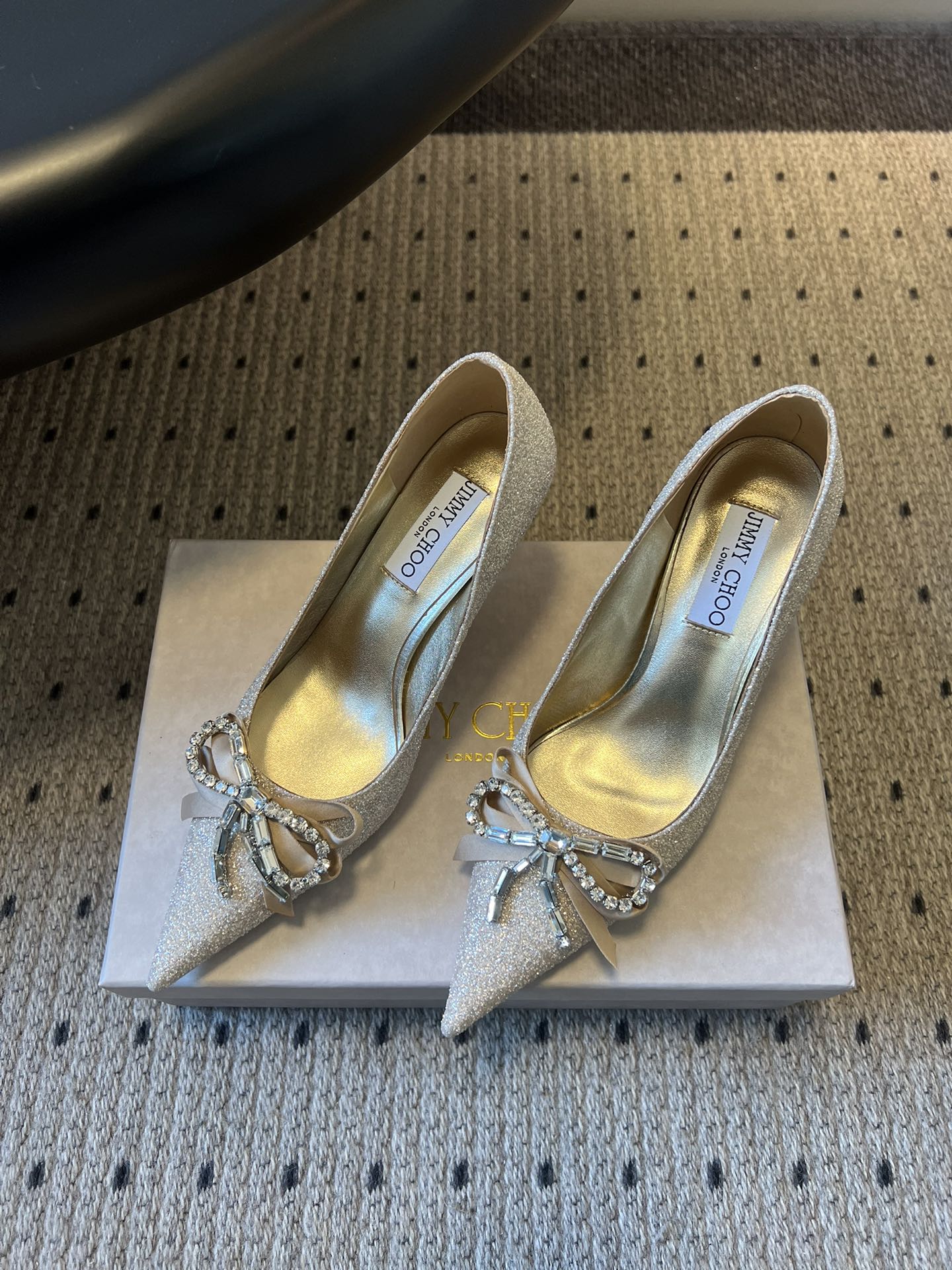 JIMMY CHOO 26S HIGH HEELS 70 MM IN PLATINUM ICE GLITTER FABRIC WITH BOW