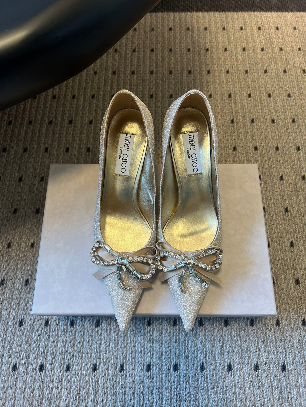 JIMMY CHOO 26S HIGH HEELS 70 MM IN PLATINUM ICE GLITTER FABRIC WITH BOW