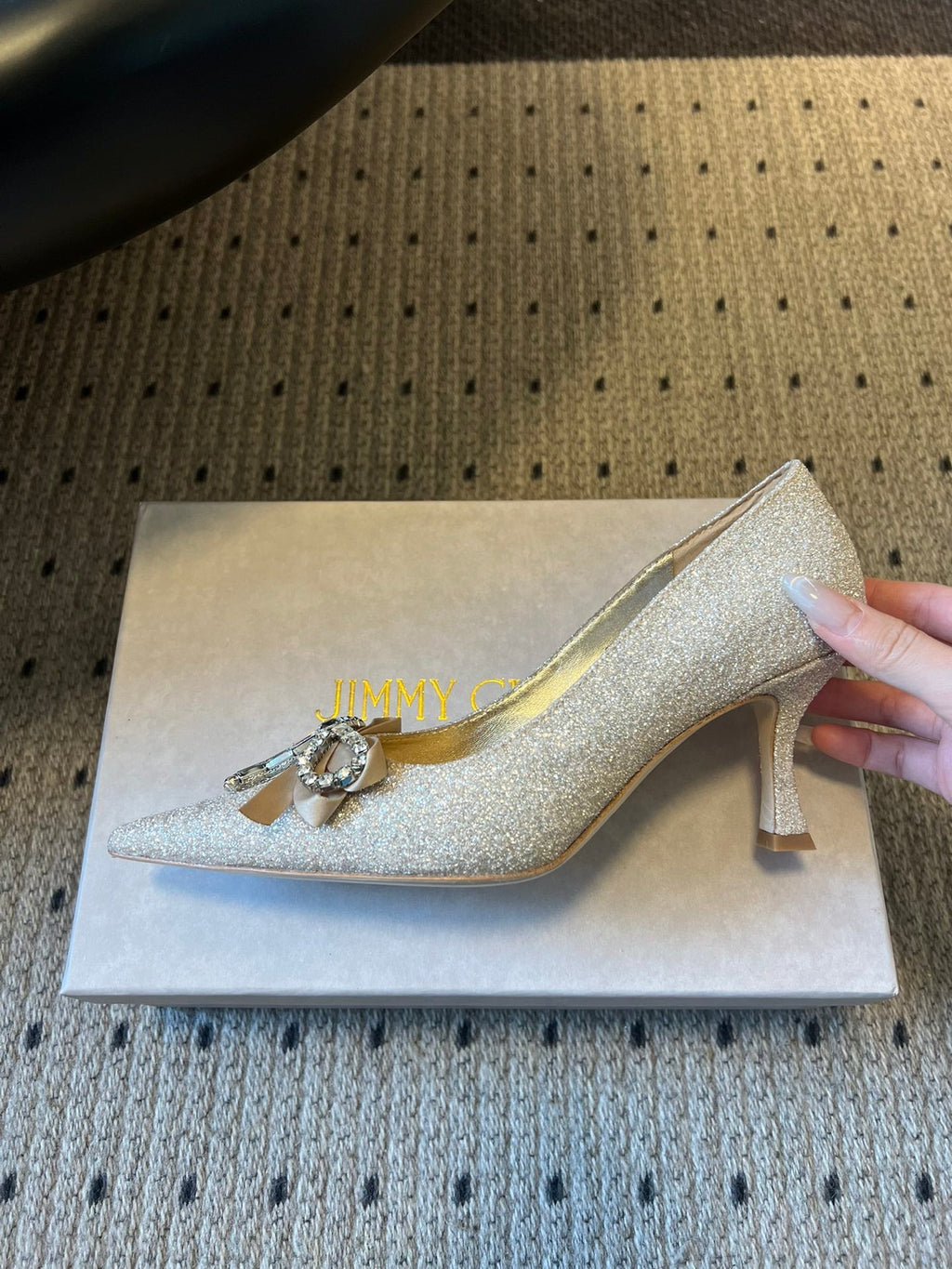JIMMY CHOO 26S HIGH HEELS 70 MM IN PLATINUM ICE GLITTER FABRIC WITH BOW