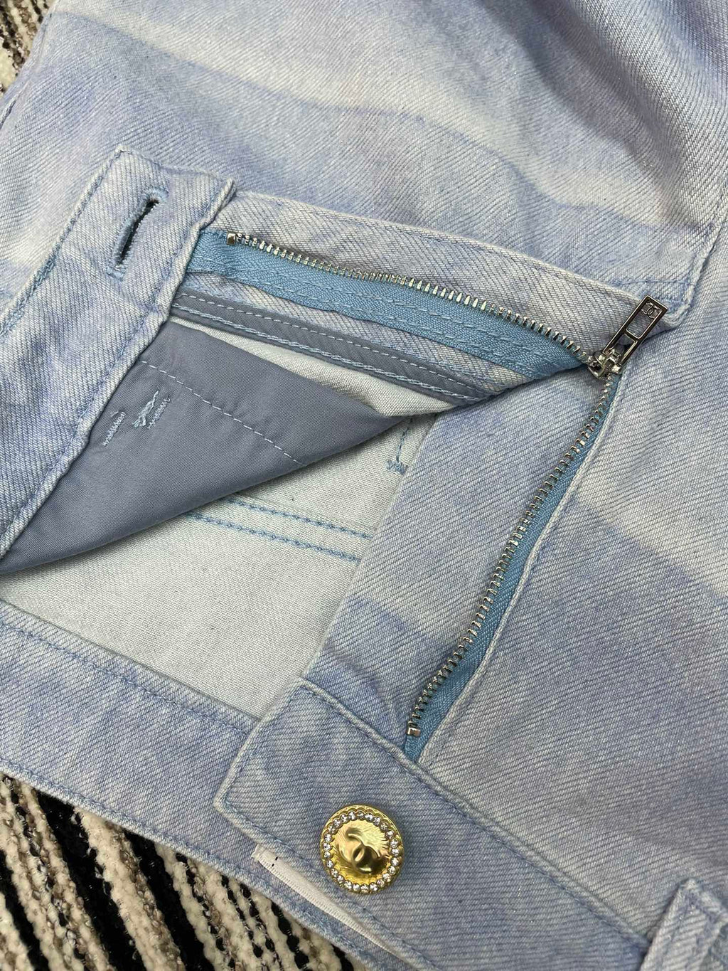 CHANEL 25S JEANS 444