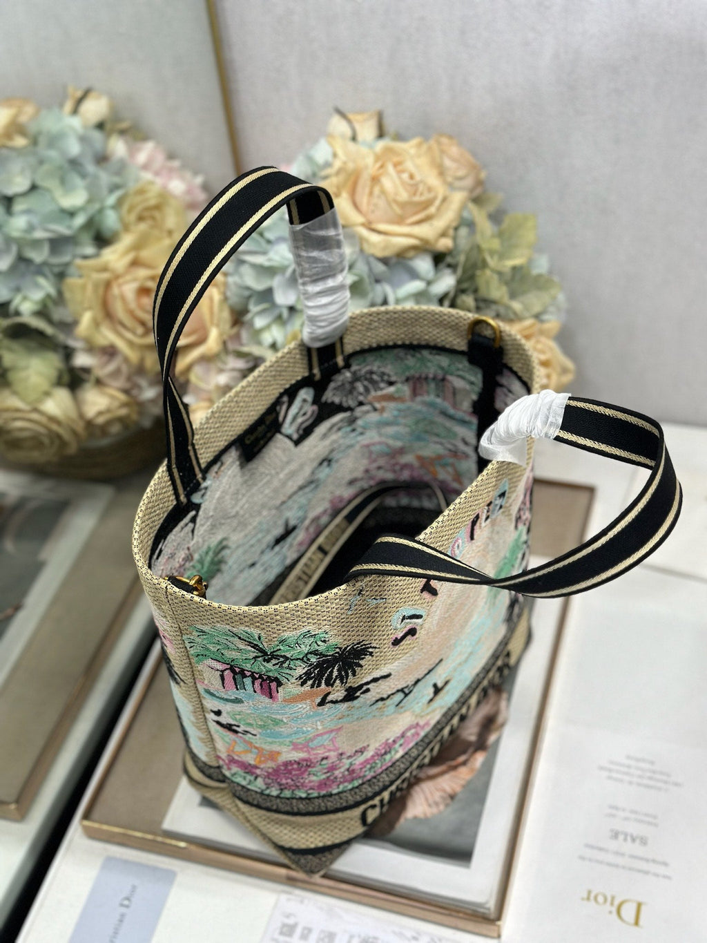DIOR 26S BOOK TOTE BAG 25 IN MUTICOLOR RAFFIA