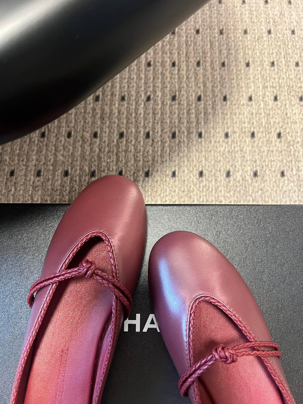 BOTTEGA VENETA 26S FLAT MULES IN DARK RED LAMBSKIN
