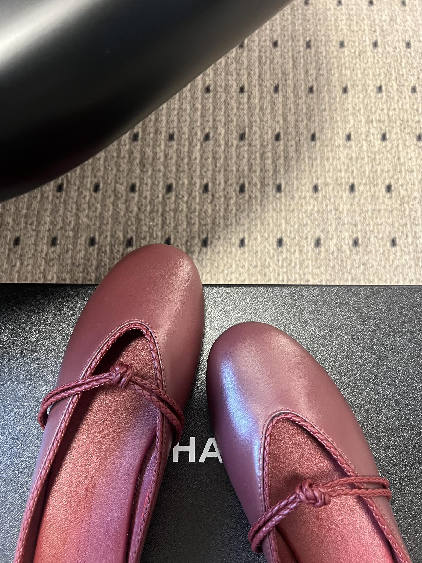 BOTTEGA VENETA 26S FLAT MULES IN DARK RED LAMBSKIN
