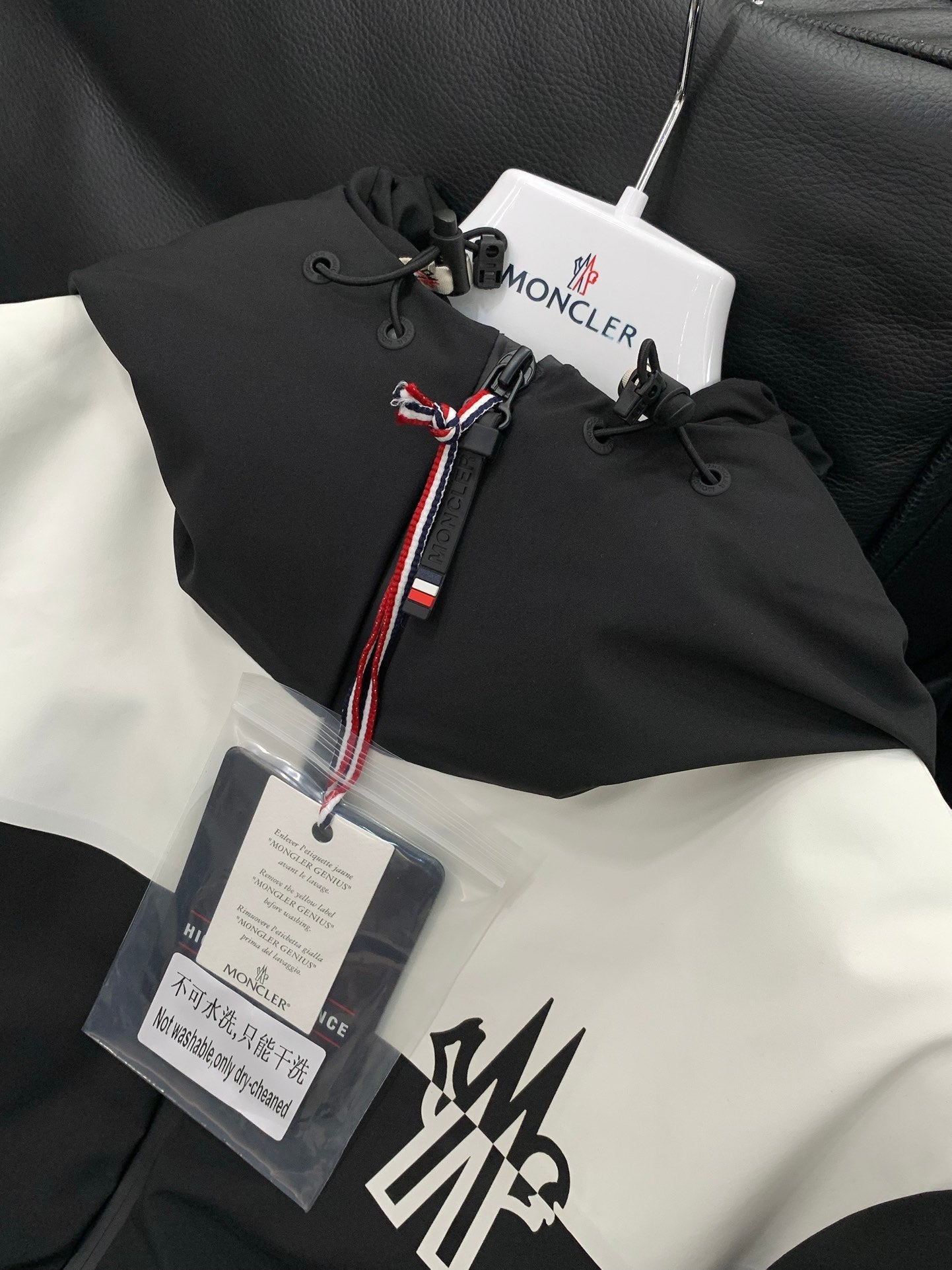 MONCLER 25S JACKET 375