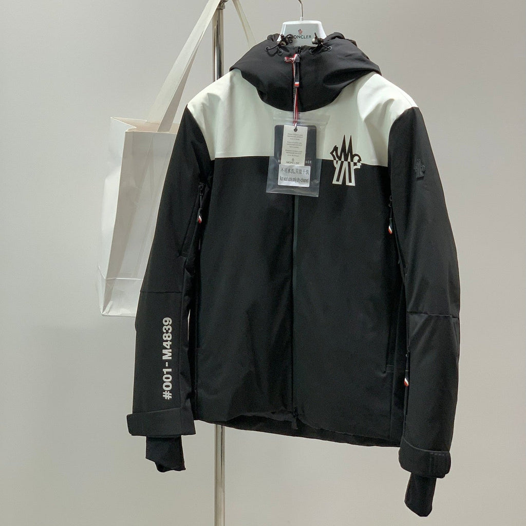 MONCLER 25S JACKET 375