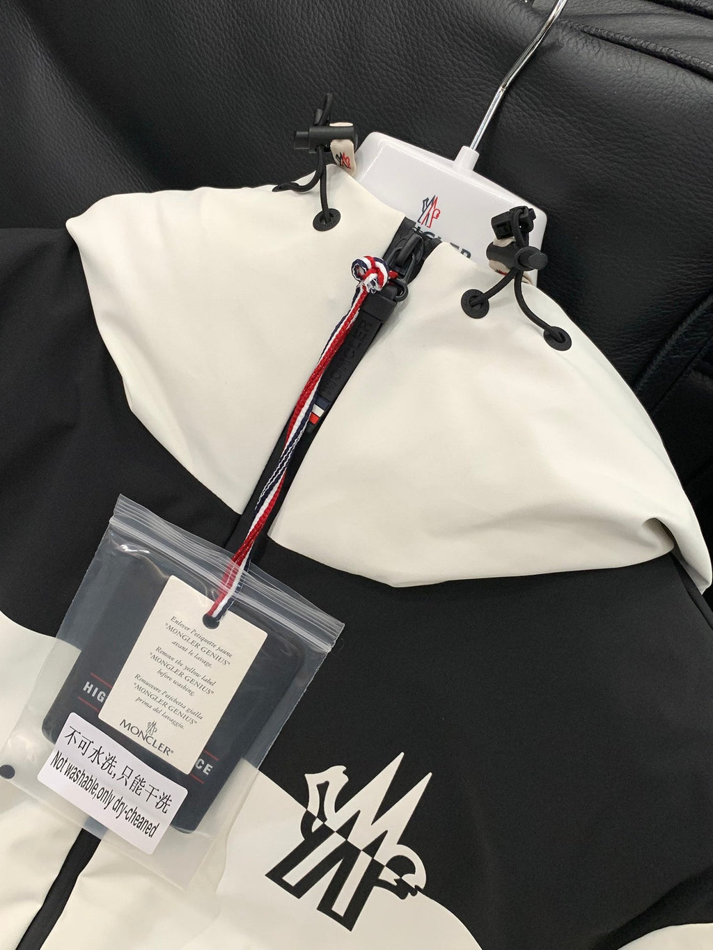 MONCLER 25S JACKET 374