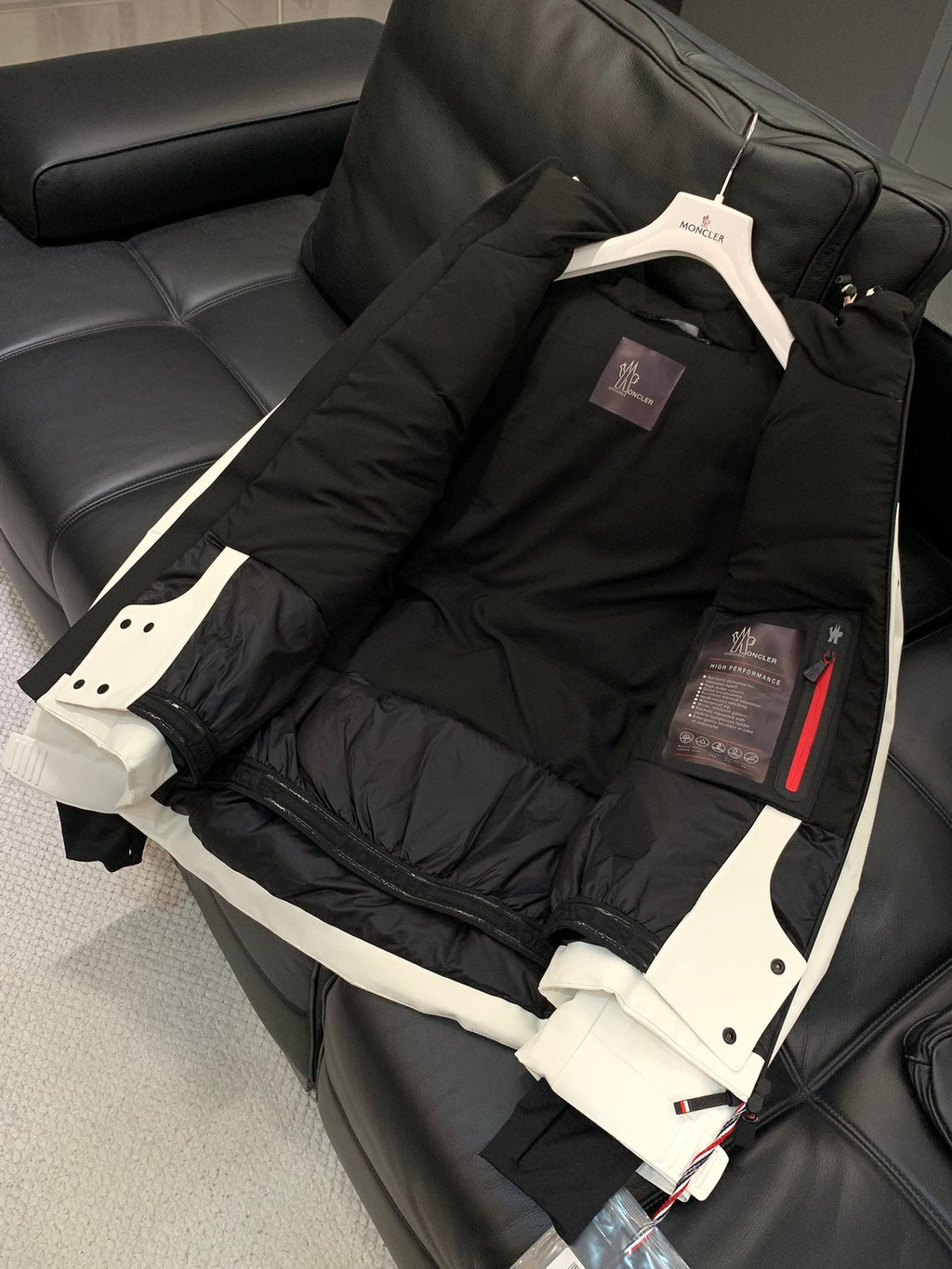 MONCLER 25S JACKET 374