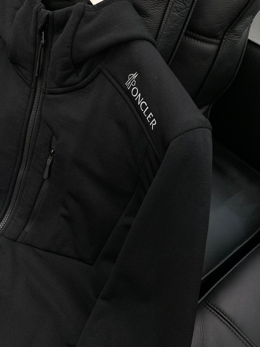 MONCLER 25S JACKET 357