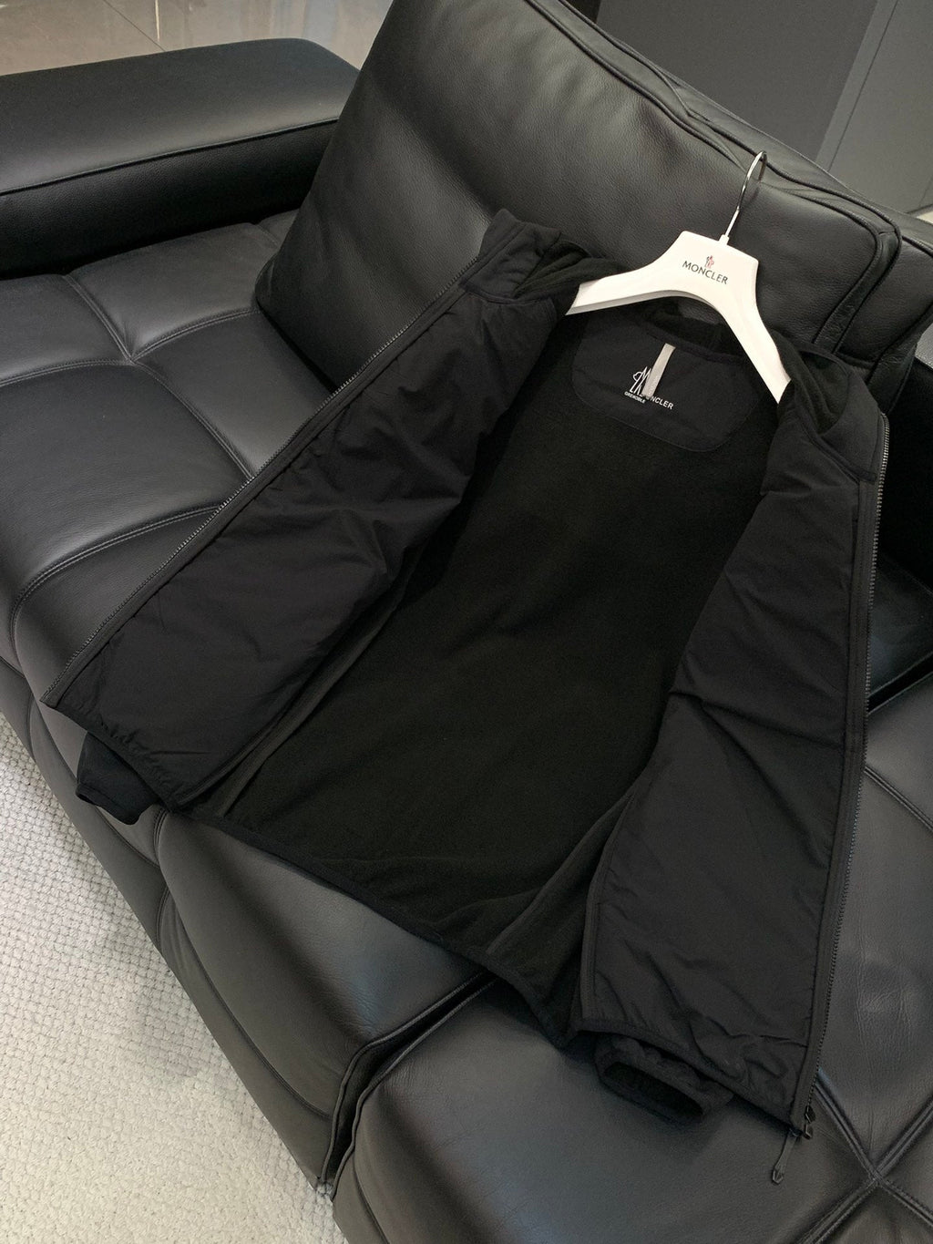 MONCLER 25S JACKET 357