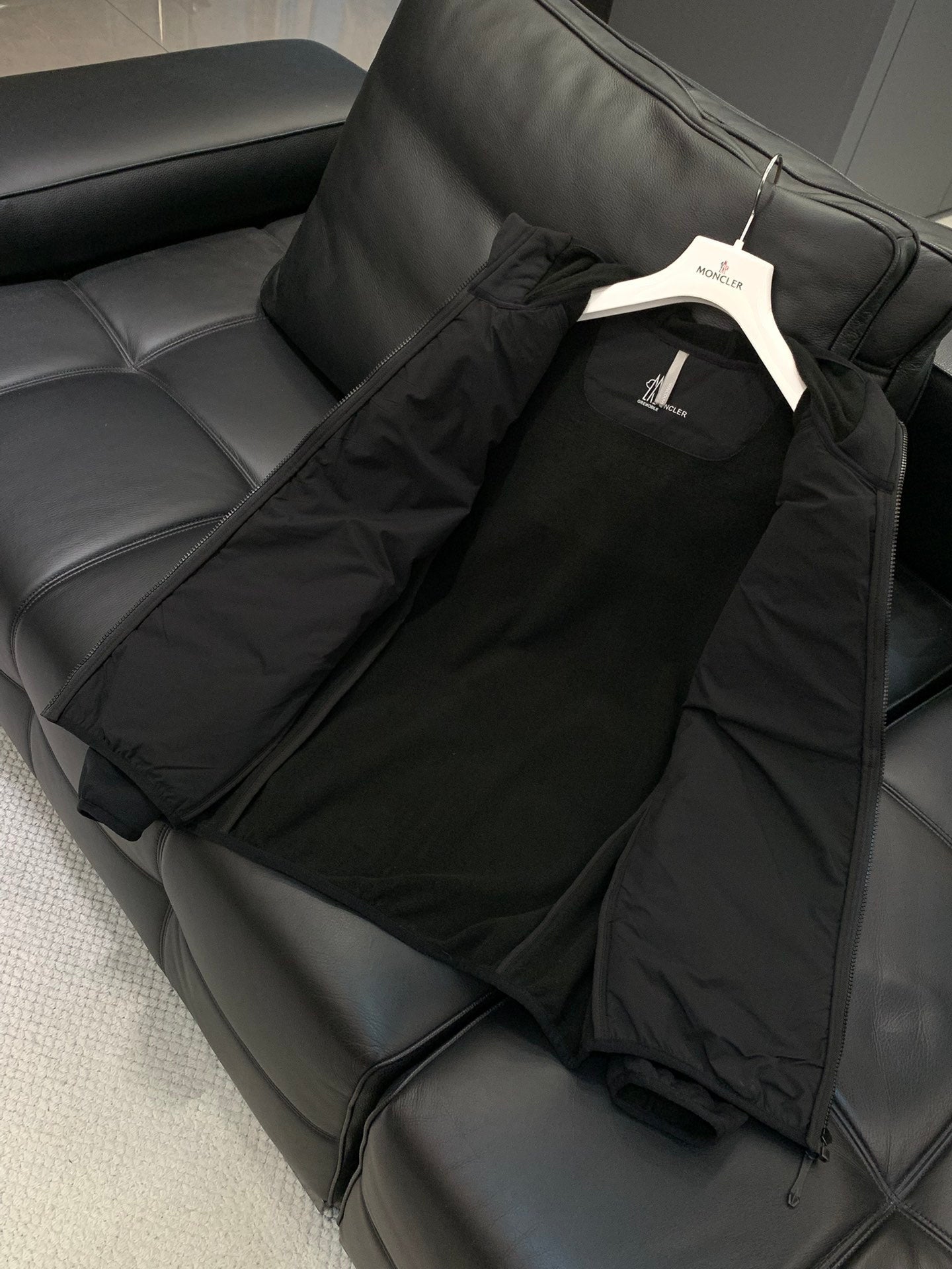 MONCLER 25S JACKET 357