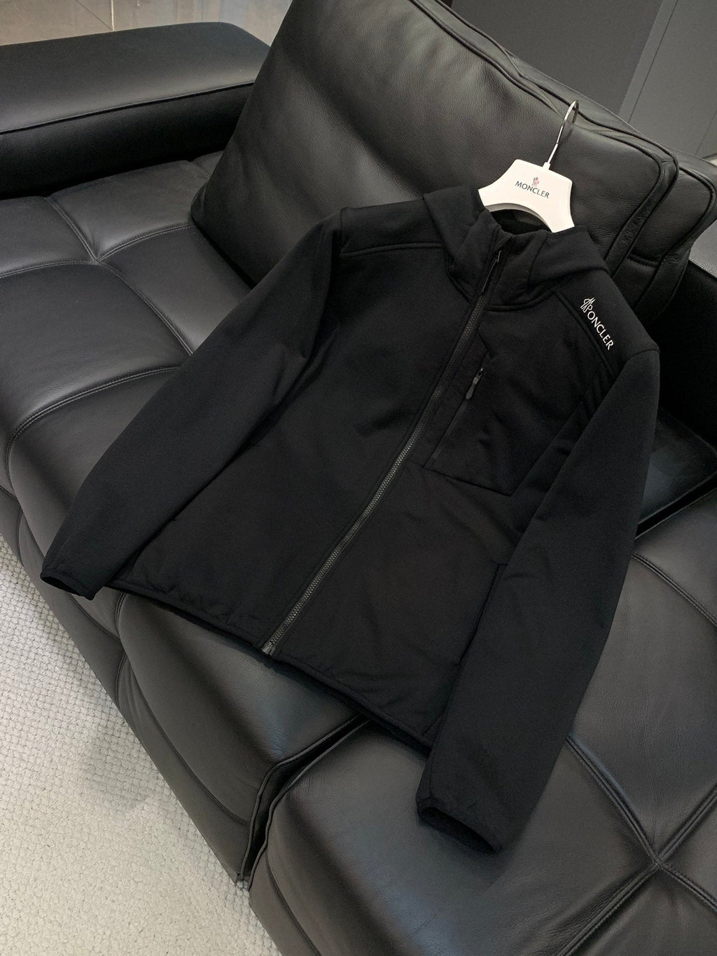 MONCLER 25S JACKET 357