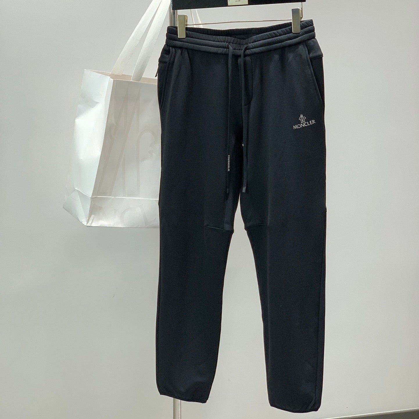 MONCLER 25S PANTS 358