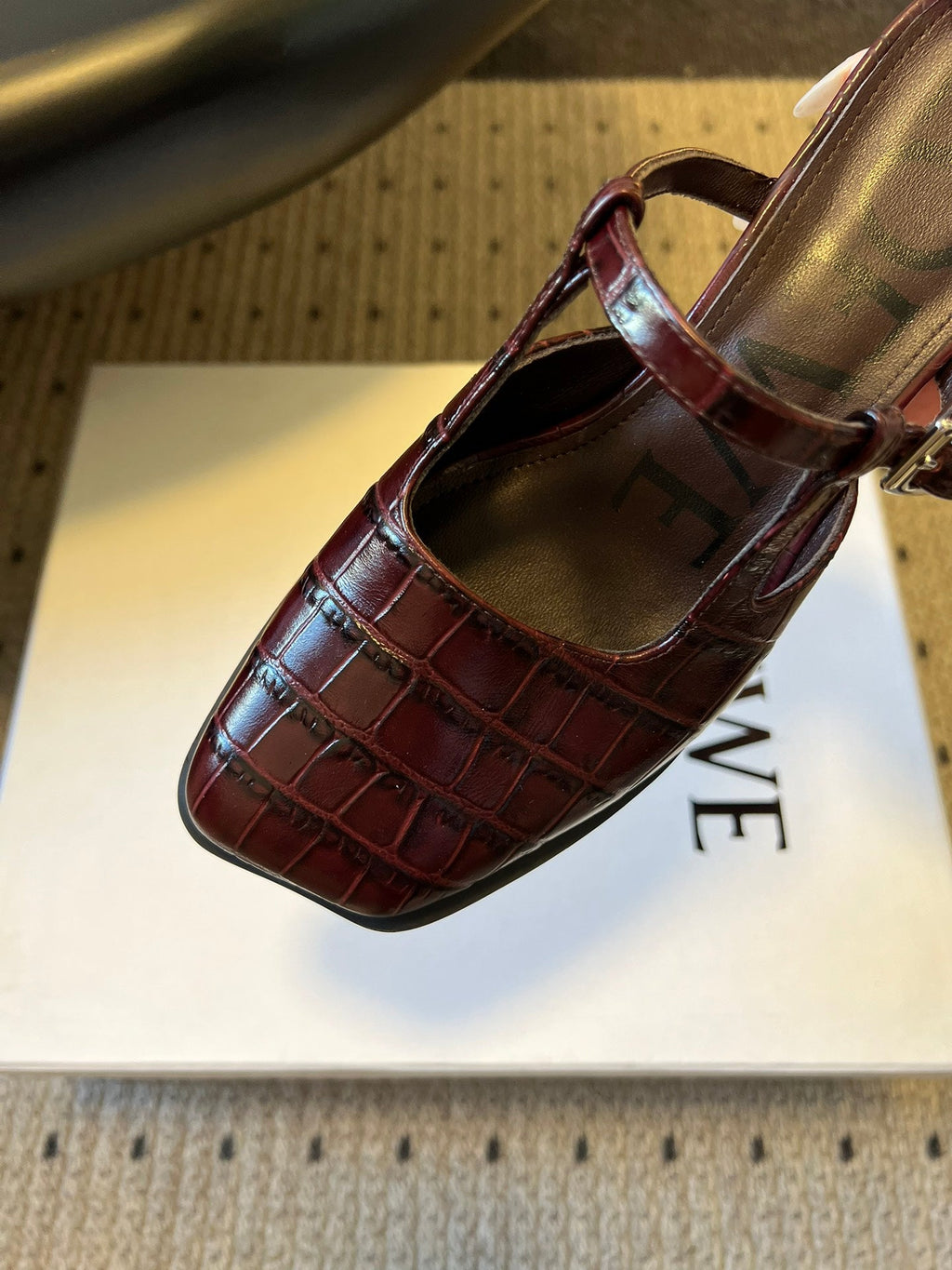 LOEWE 26S ONDA MULE 45MM IN WINE RED EMBOSSED CROCODILE CALFSKIN
