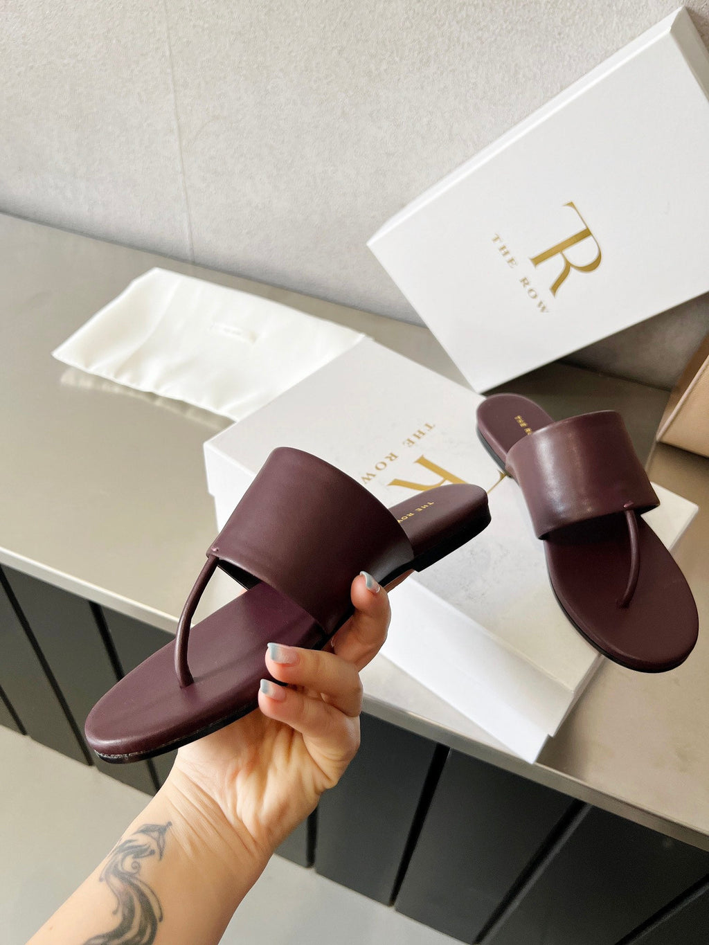 THE ROW 26S FLAT THONG SANDALS IN BURGUNDY RED CALFSKIN