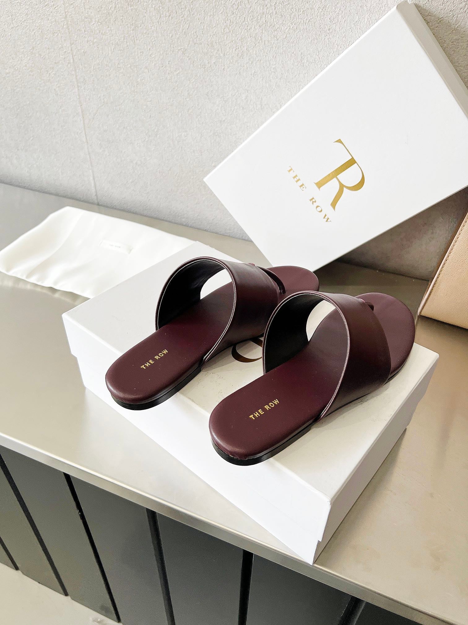 THE ROW 26S FLAT THONG SANDALS IN BURGUNDY RED CALFSKIN