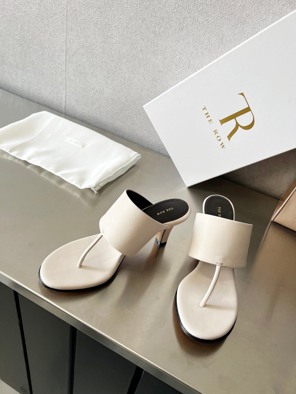 THE ROW 26S HEELED THONG MULES 60MM IN WHITE CALFSKIN